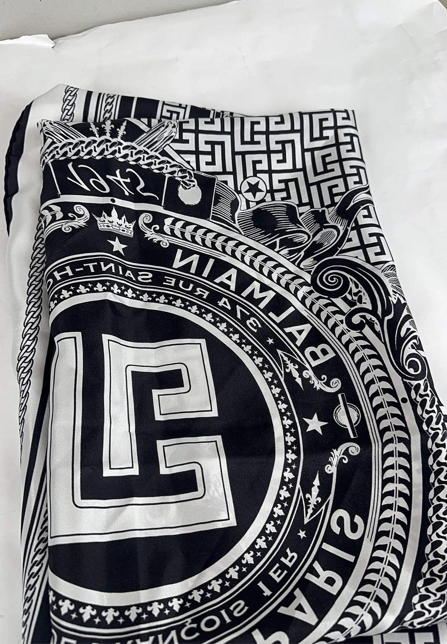 Balmain-sidensjal