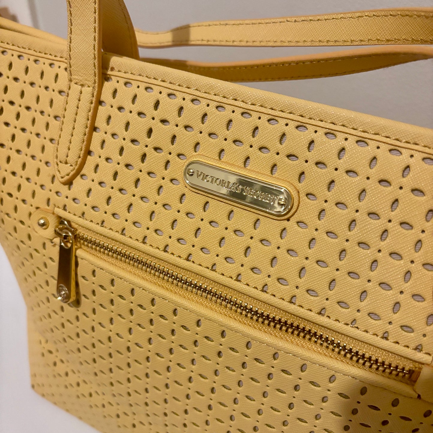 Victoria'S Secret-skinnaxelremsväska NWOT