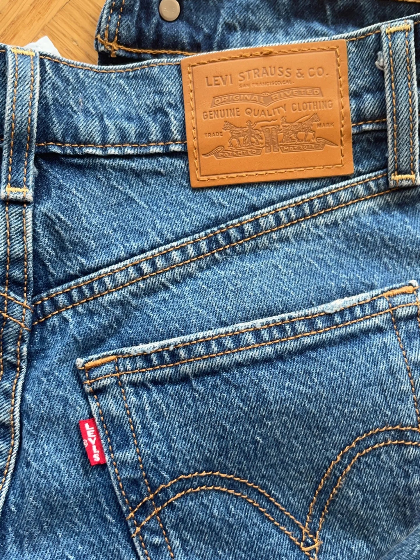 Levi's Ribcage Straight Ankle Jeans