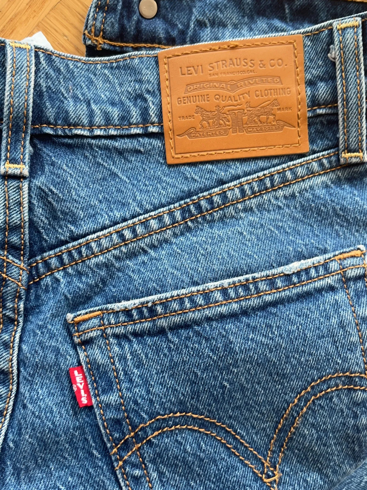 Levi's Ribcage Straight Ankle Jeans