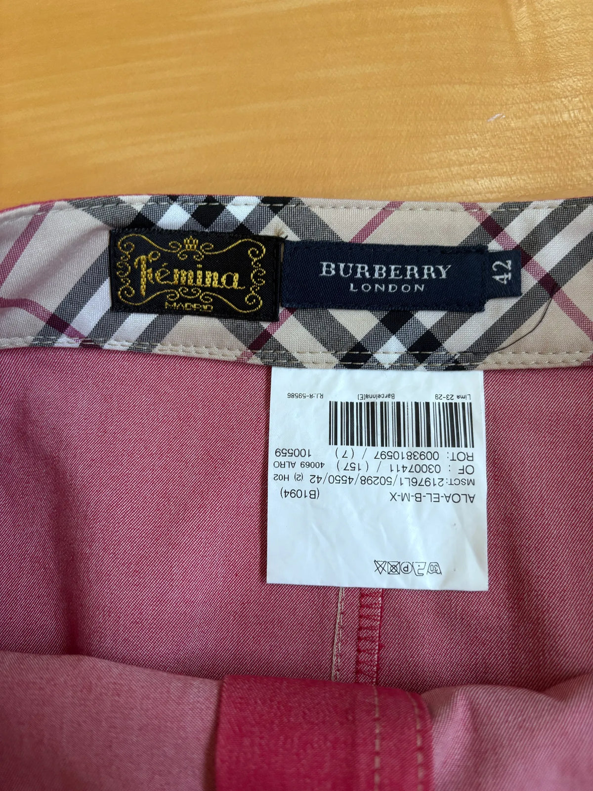 Burberry-kjol