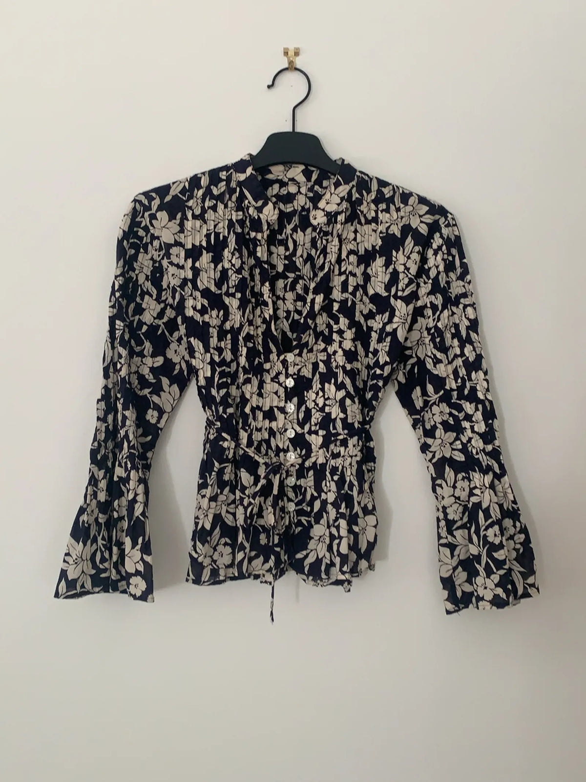 Malina Plisserade Små Sydda Veck Hela Blusen Blouse