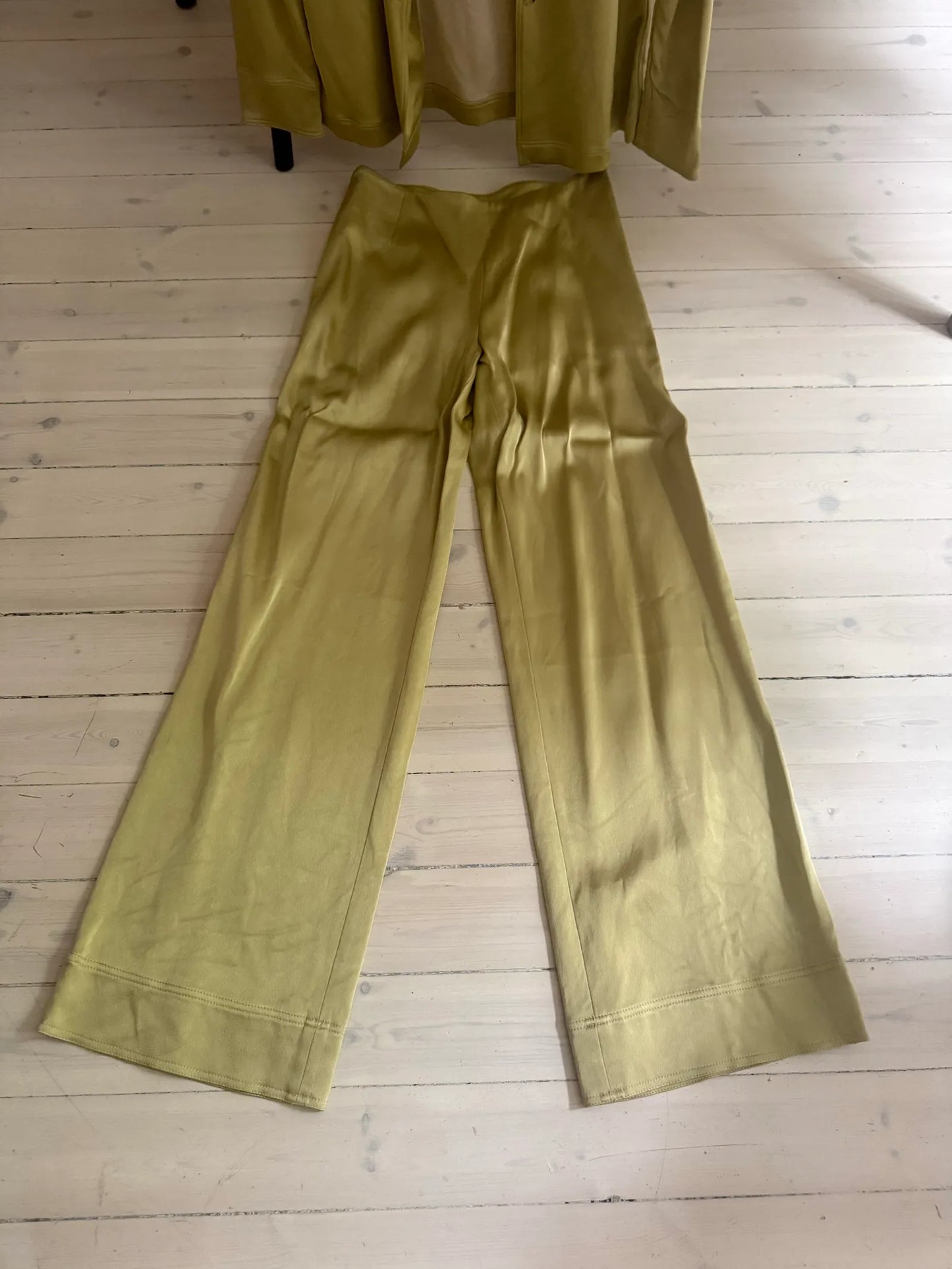 Toteme Satin & Set