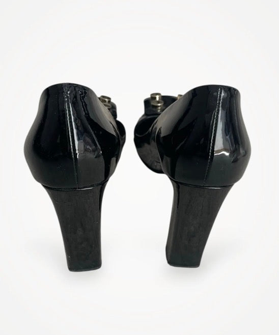 Gucci Black Patent Leather-skinnklackar
