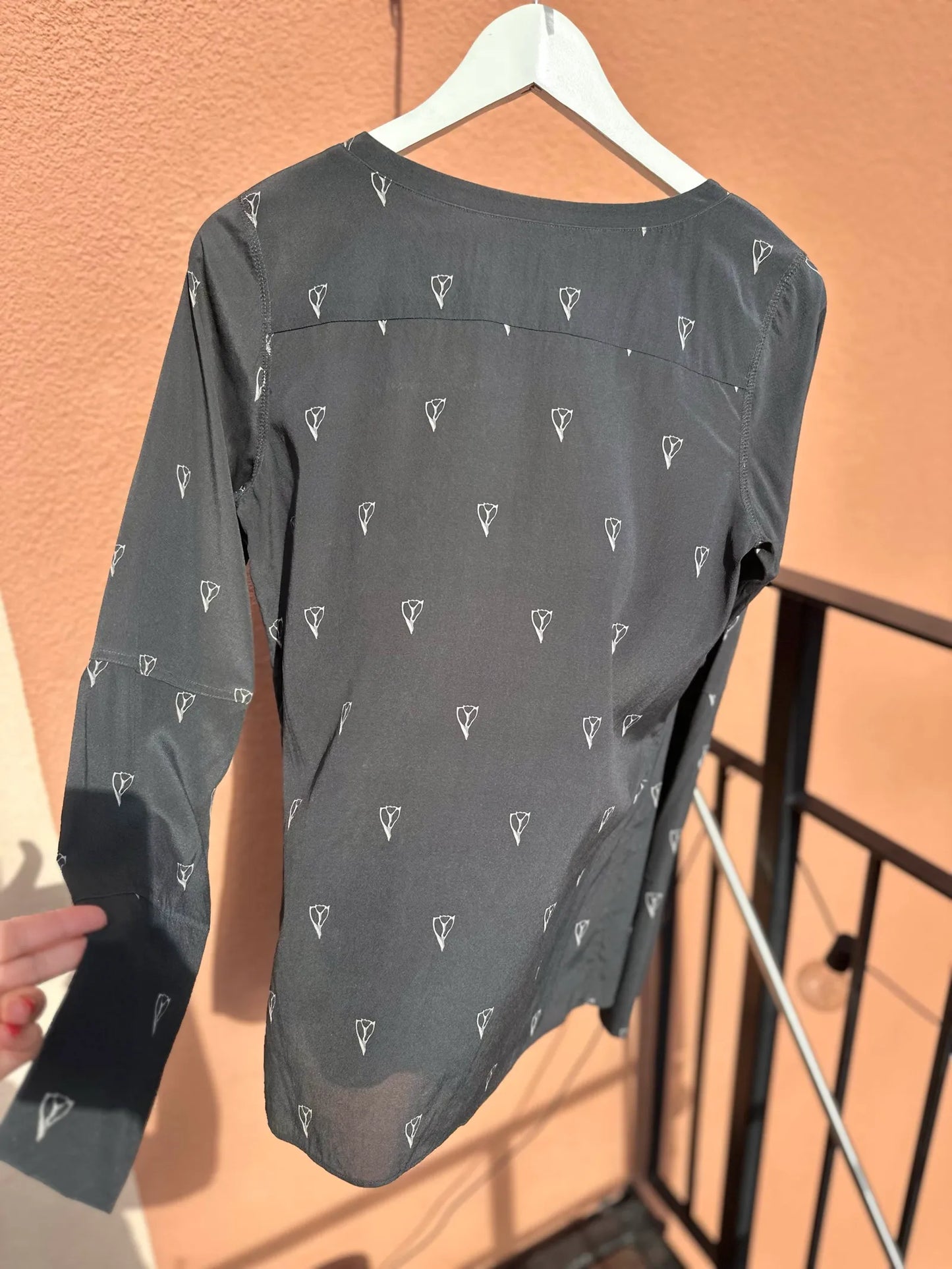 Ahlvar Gallery Blouse