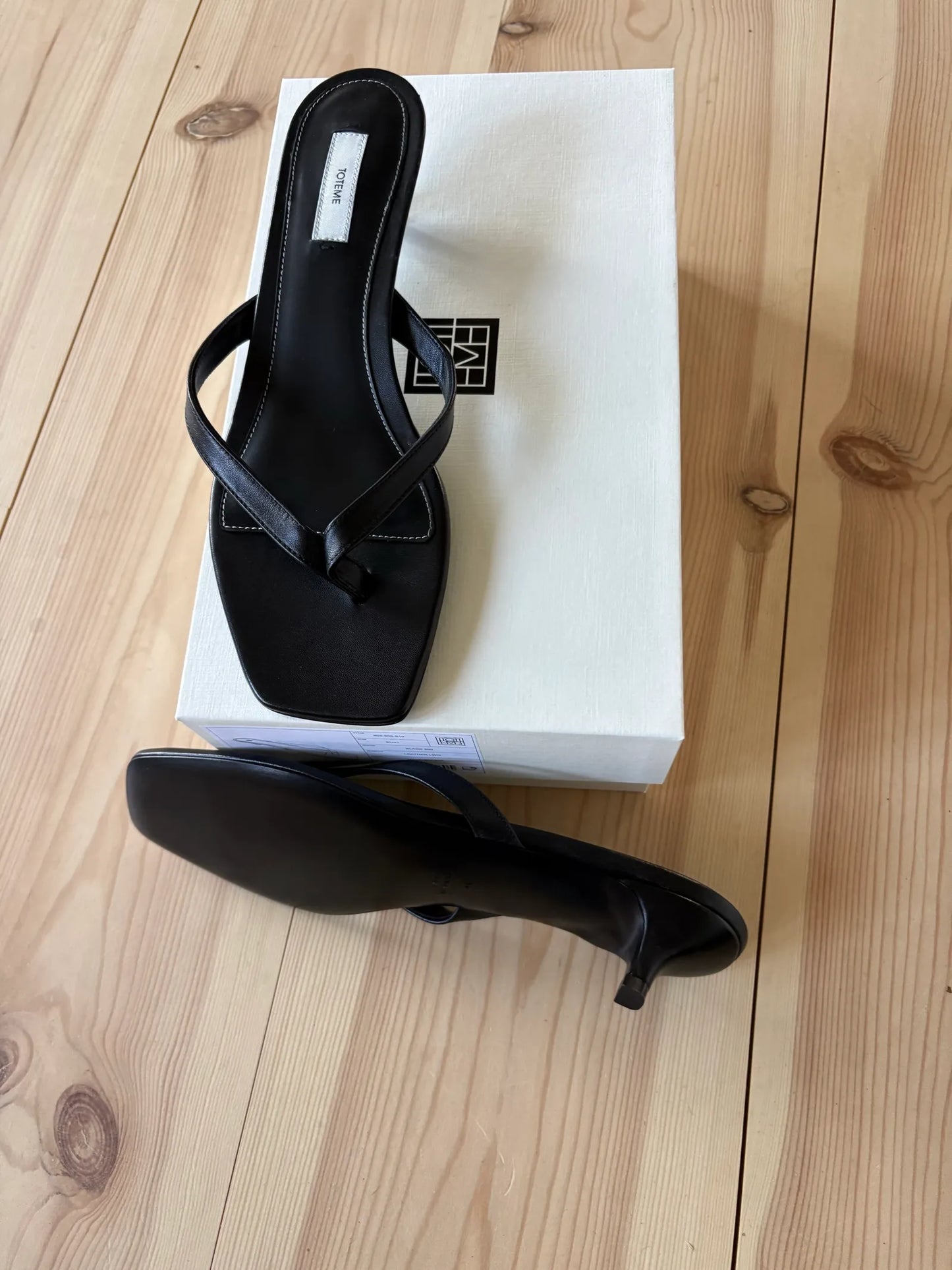 Toteme Leather Heeled Flip Flops-skinnklackar NWOT