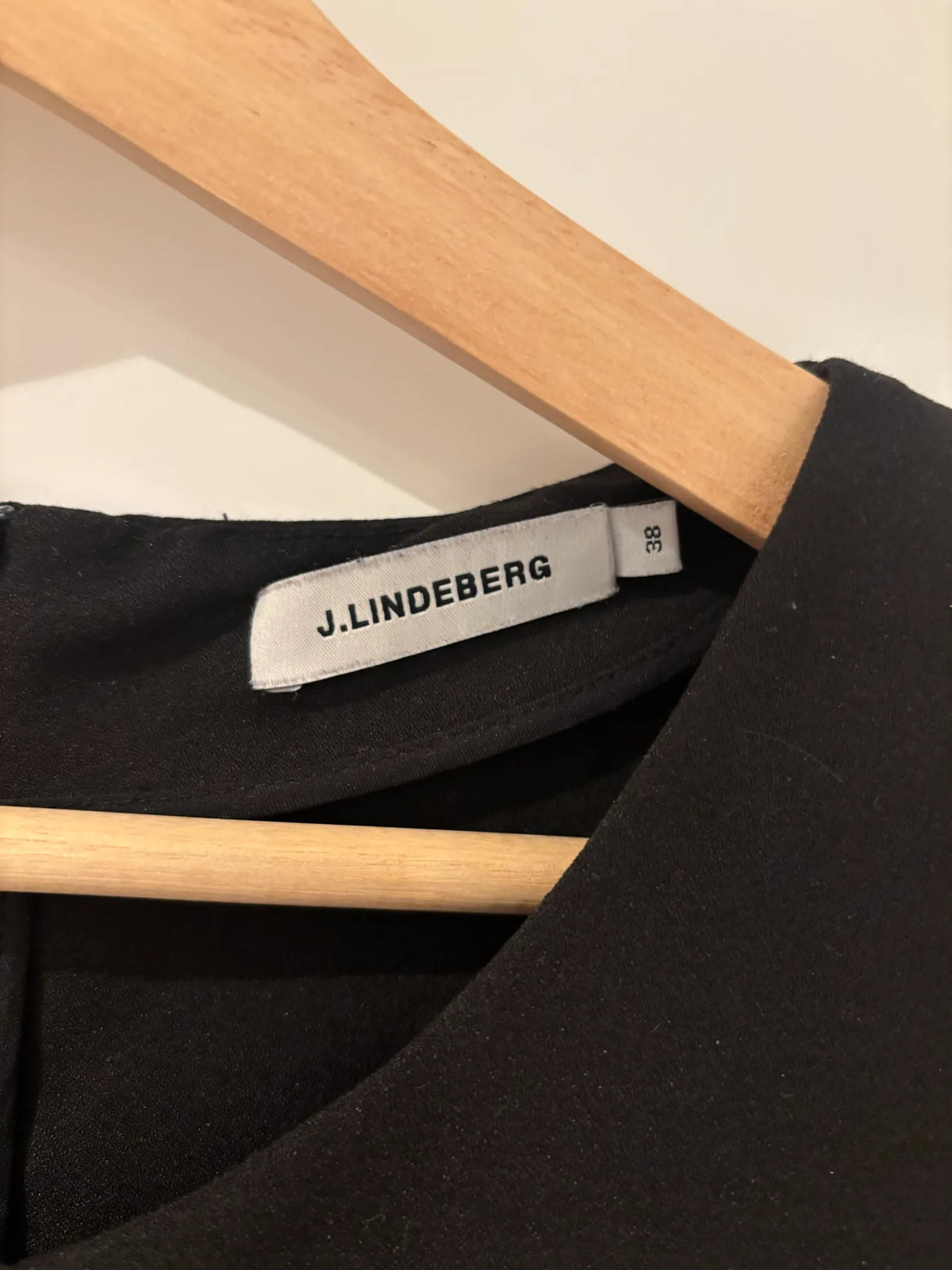 J.Lindeberg-blus