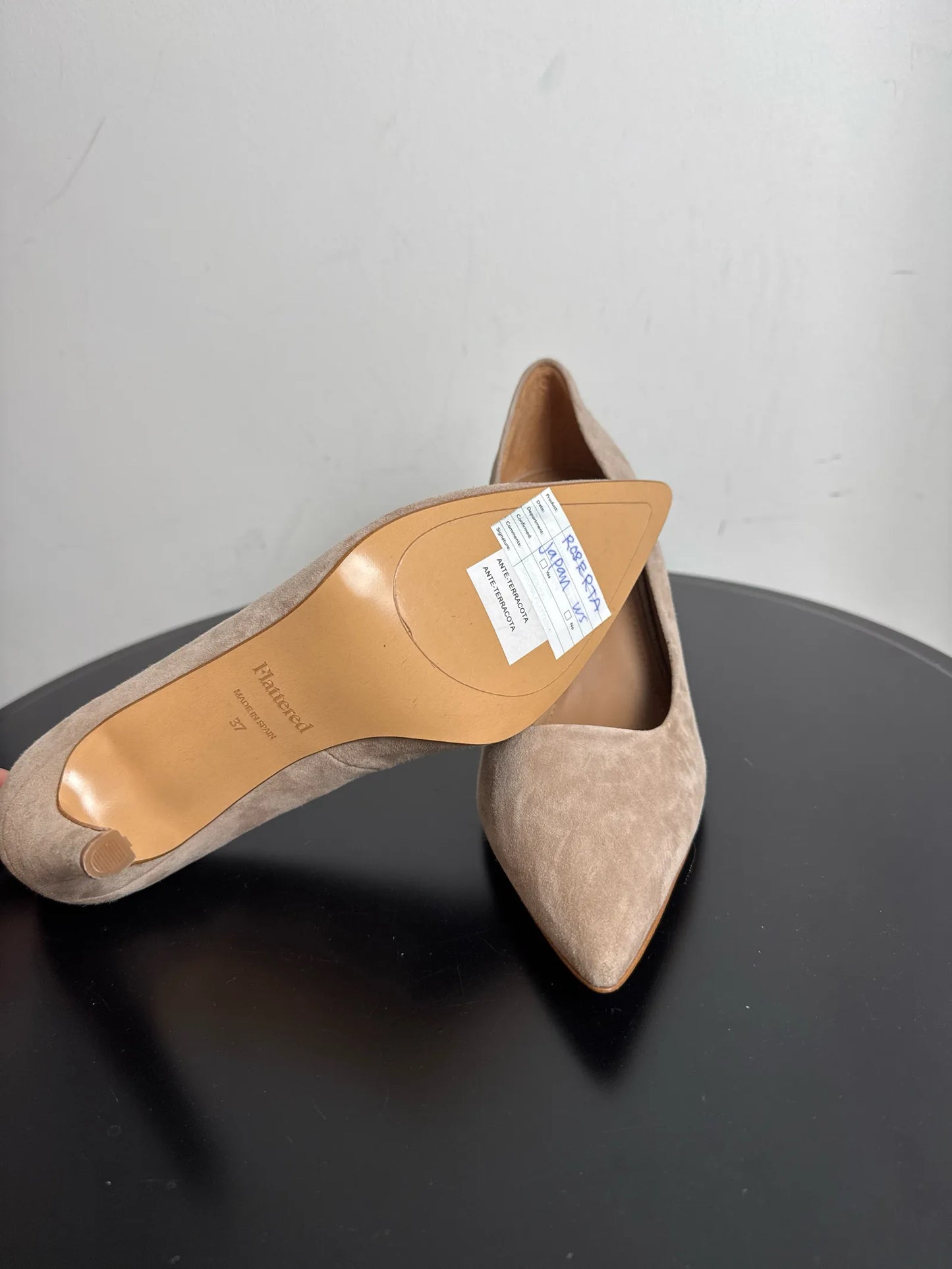 Flattered Charlie Sand Suede-klackar NWOT