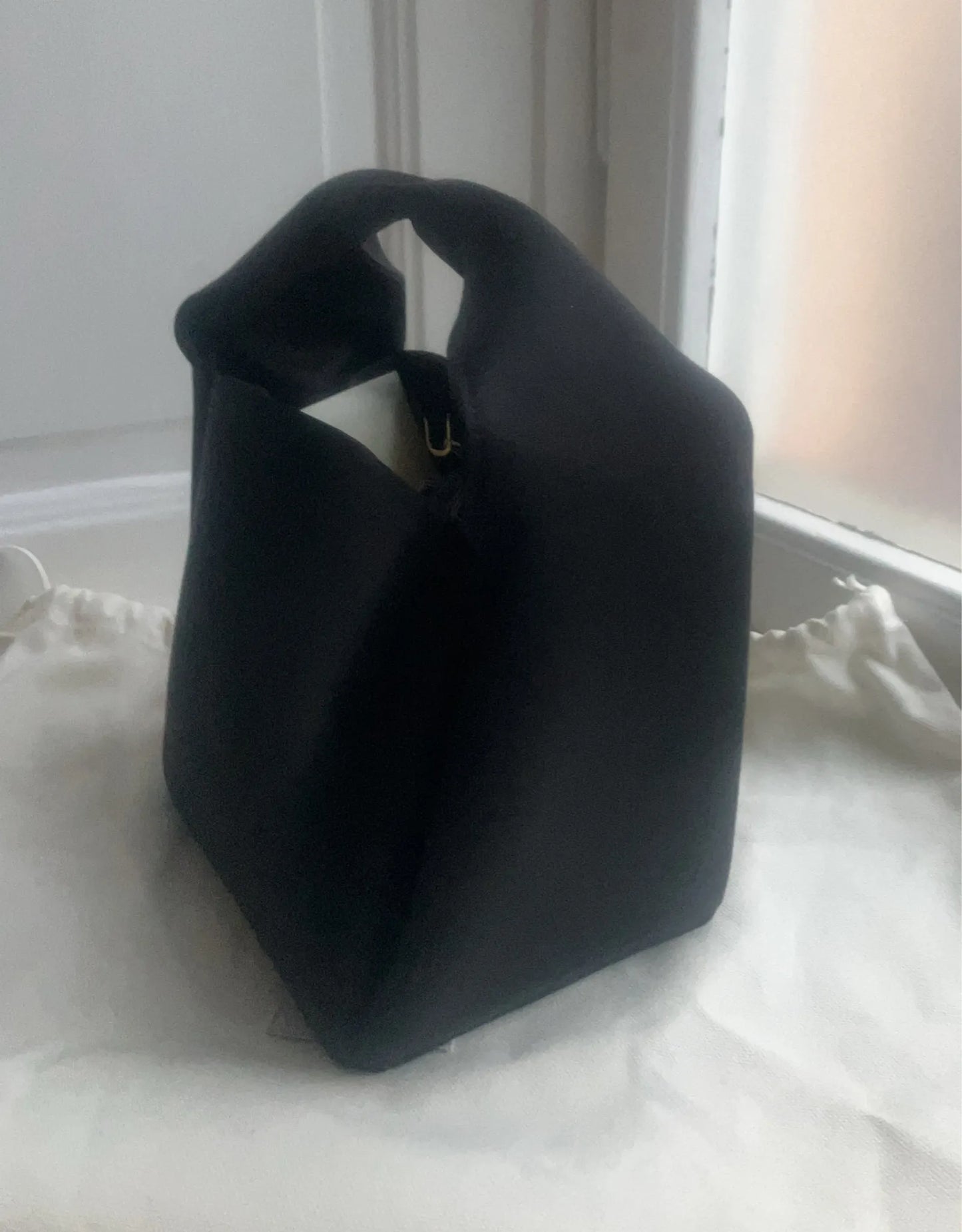 Toteme Petite Satn Bucket-handväska NWT