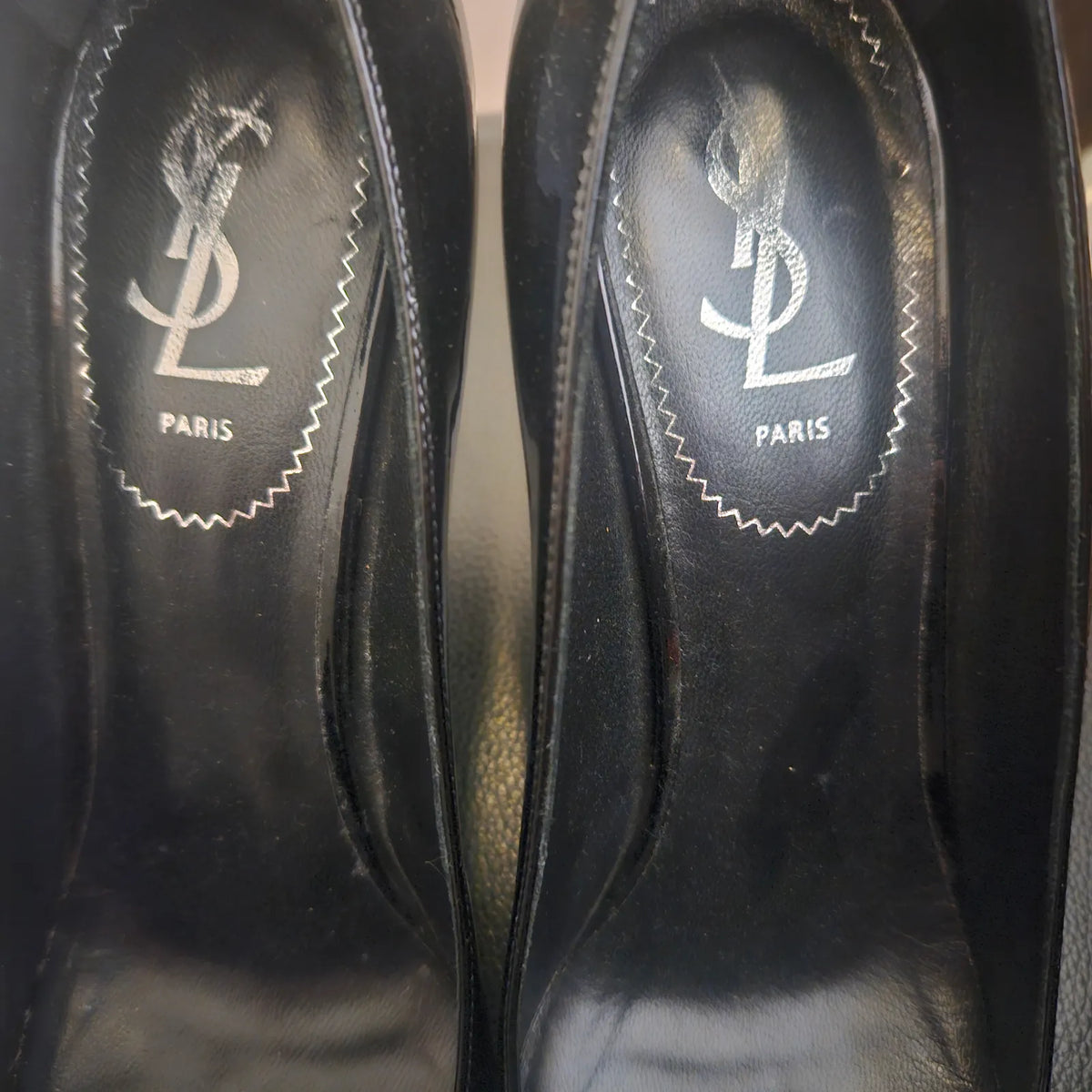 Yves Saint Laurent Tribtoo 80 Pump Vitello Vernice Soft-klackar