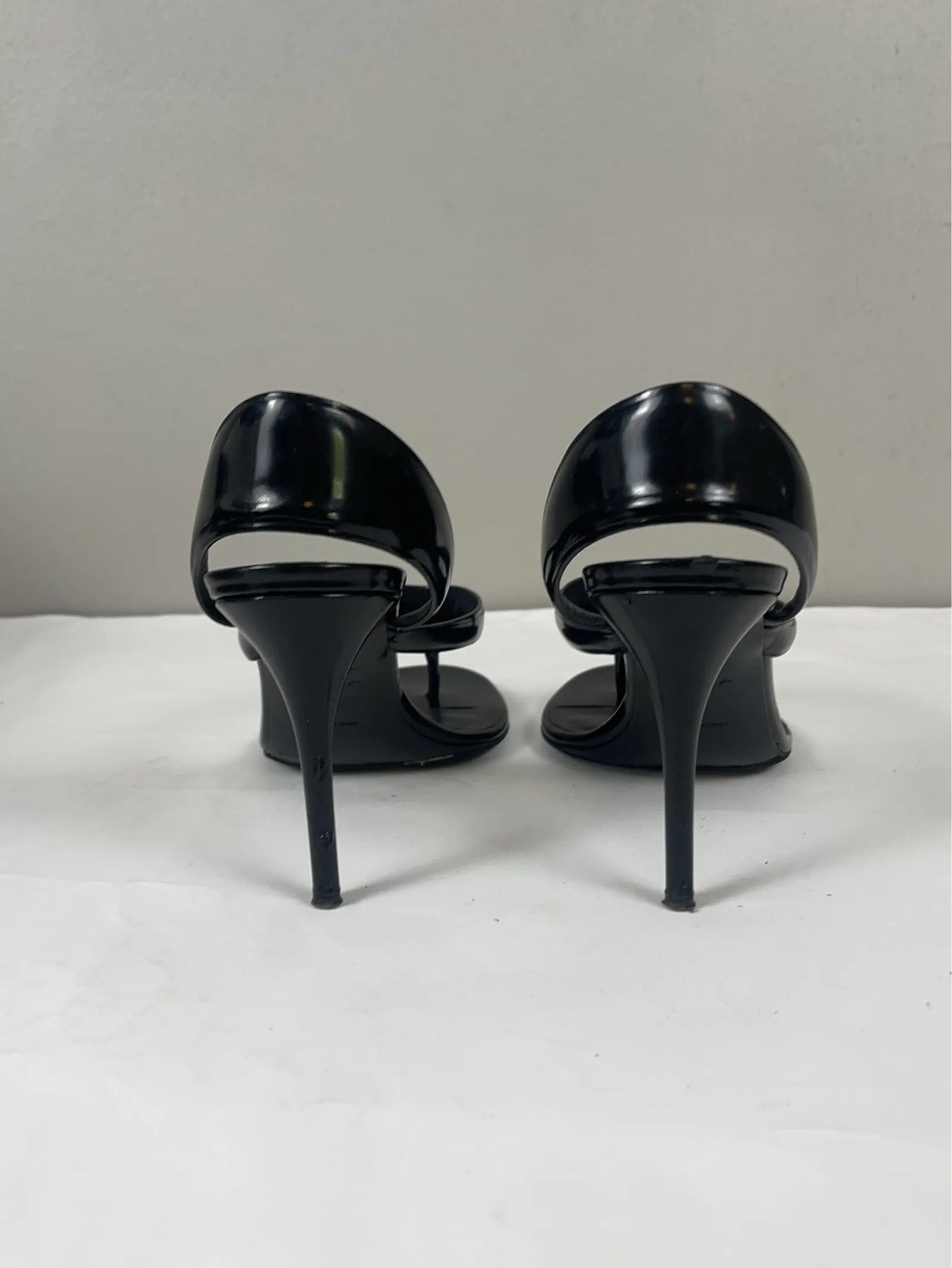 Alaïa Tong 90 patent-leather sandals Heels