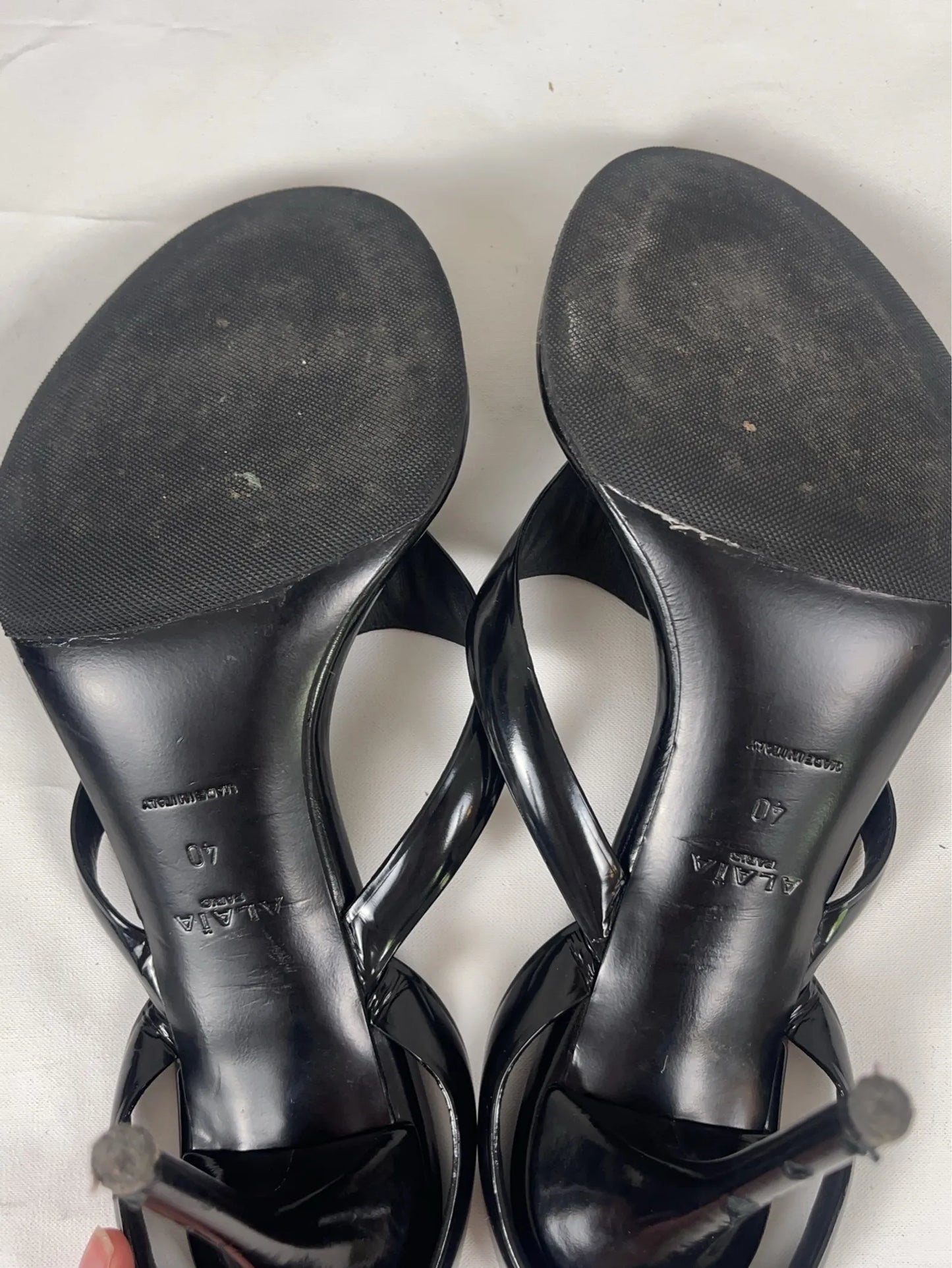 Alaïa Tong 90 patent-leather sandals Heels
