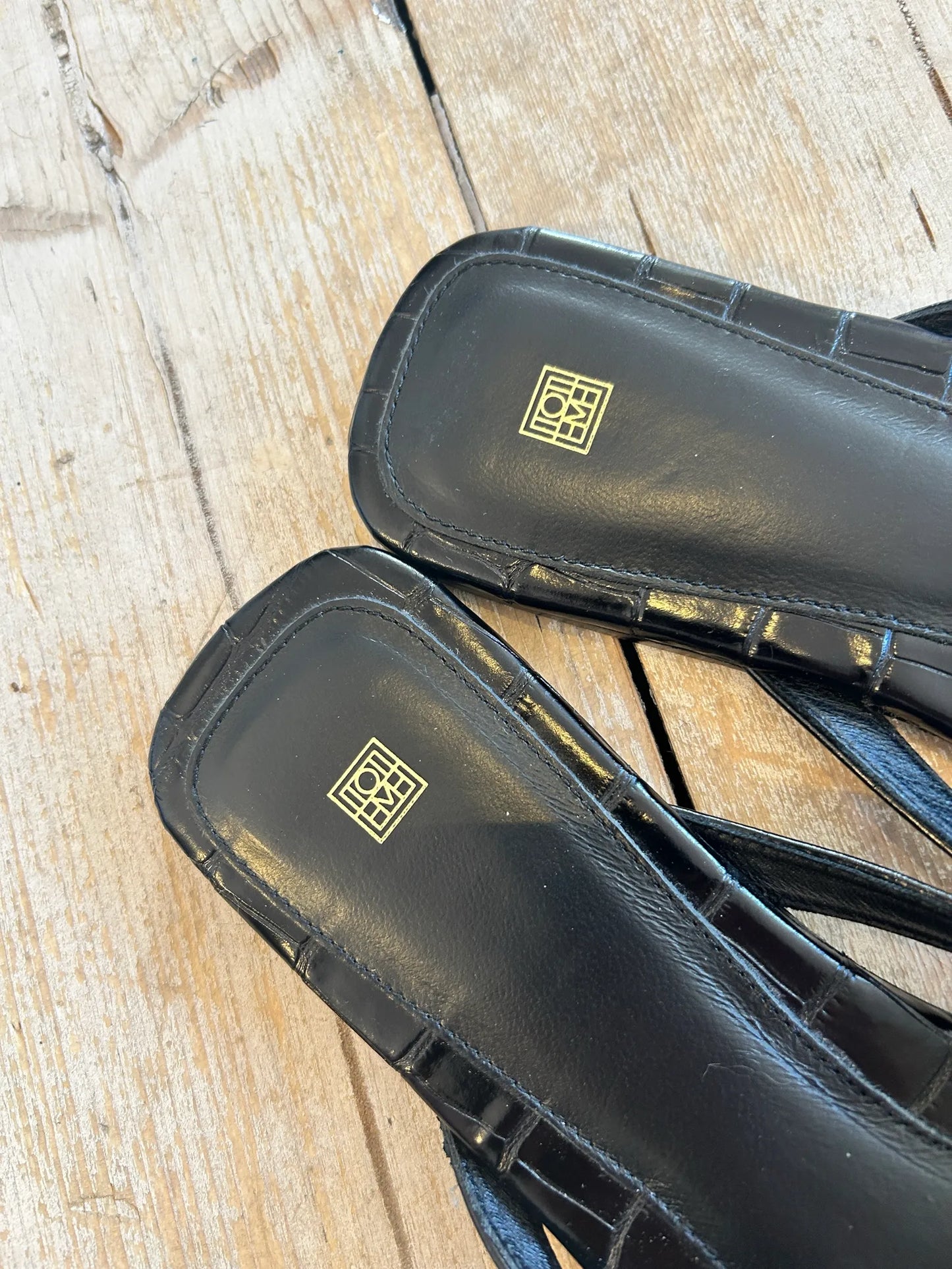 Toteme Croco Embossed Flip-flops