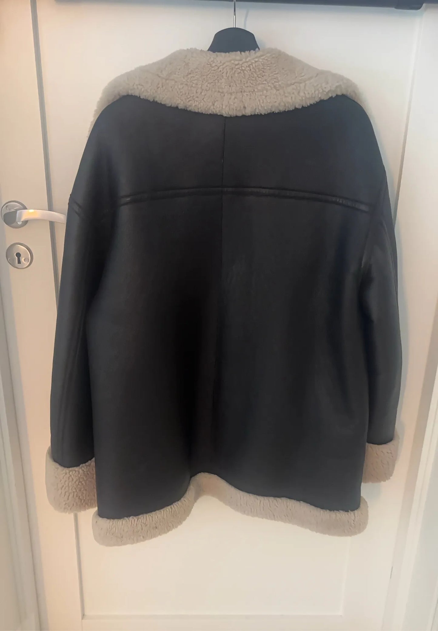 Dagmar Shearling-skinnjacka