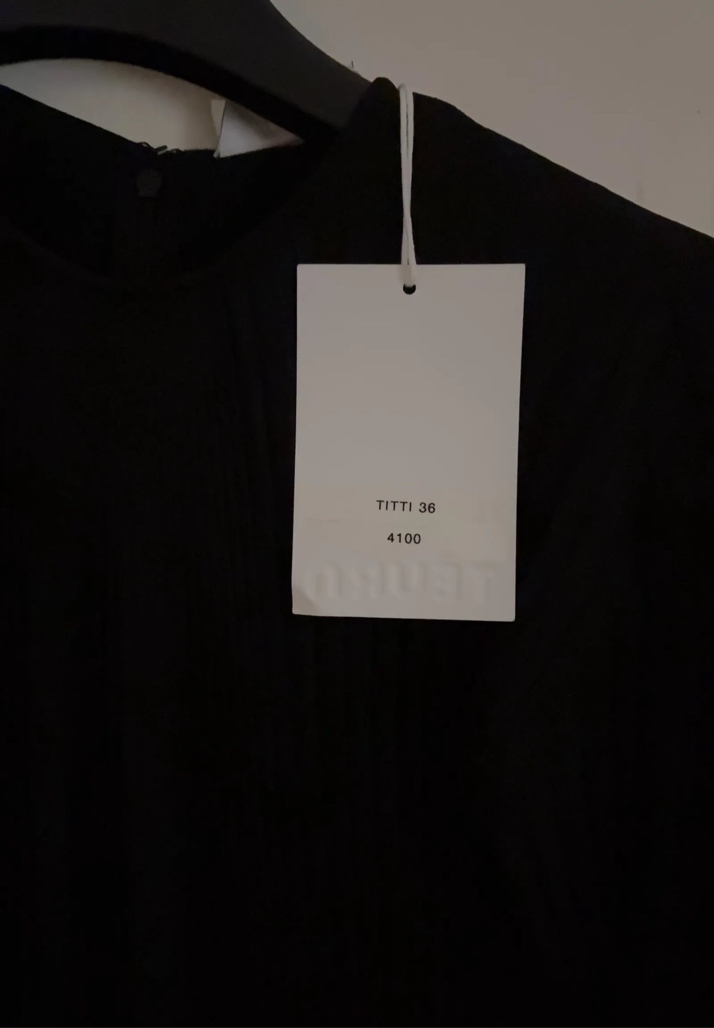 Teurn Studios Titti-klänning NWOT