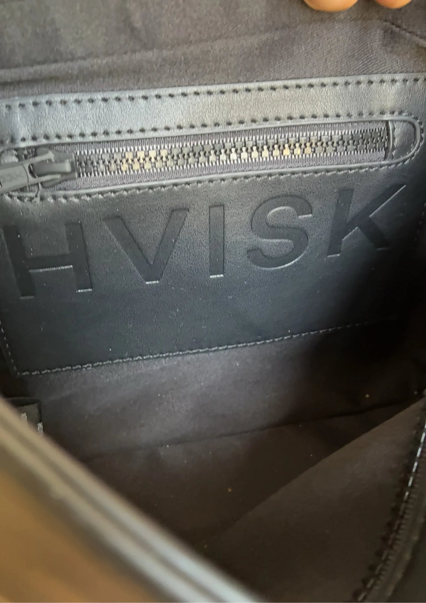 Hvisk-axelremsväska