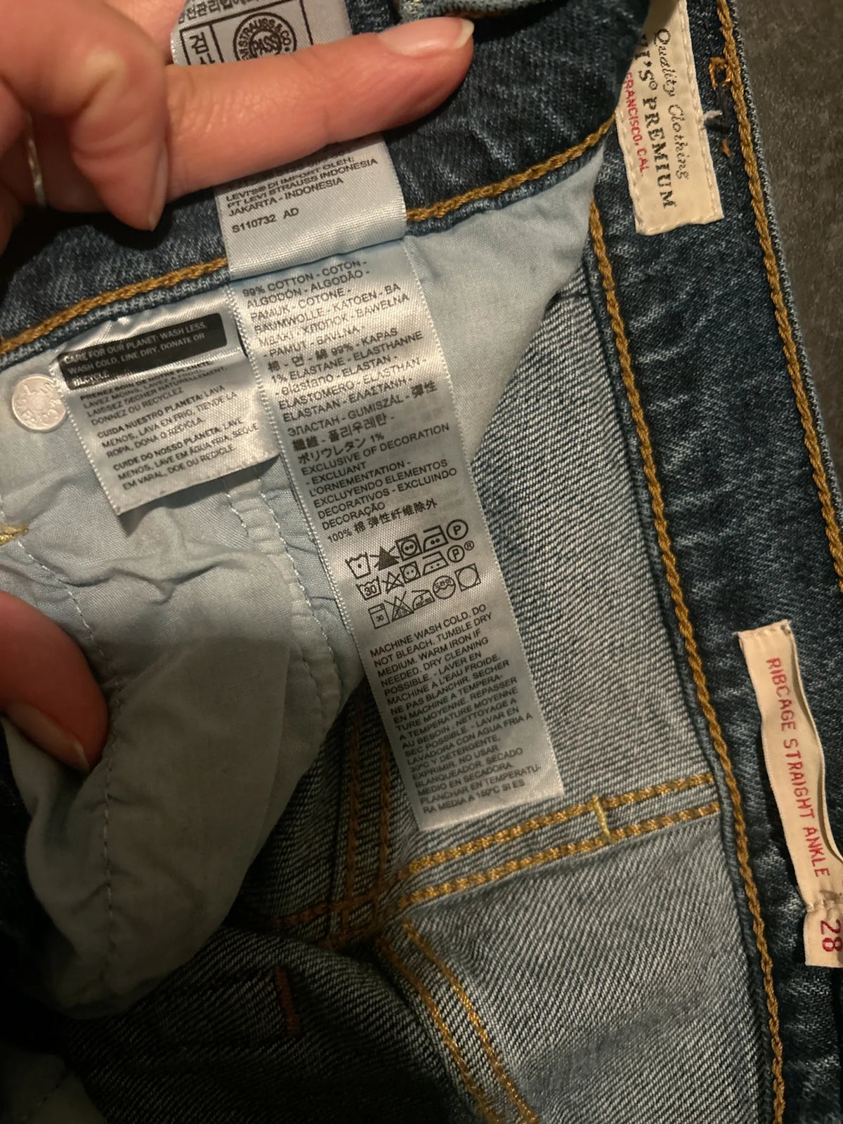 Levi's Ribcage Straight Ankle Jeans