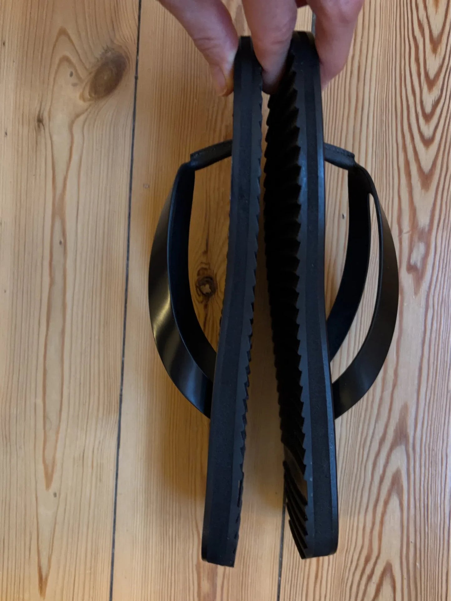 The Row City Flip Flop-skinnflip-flops