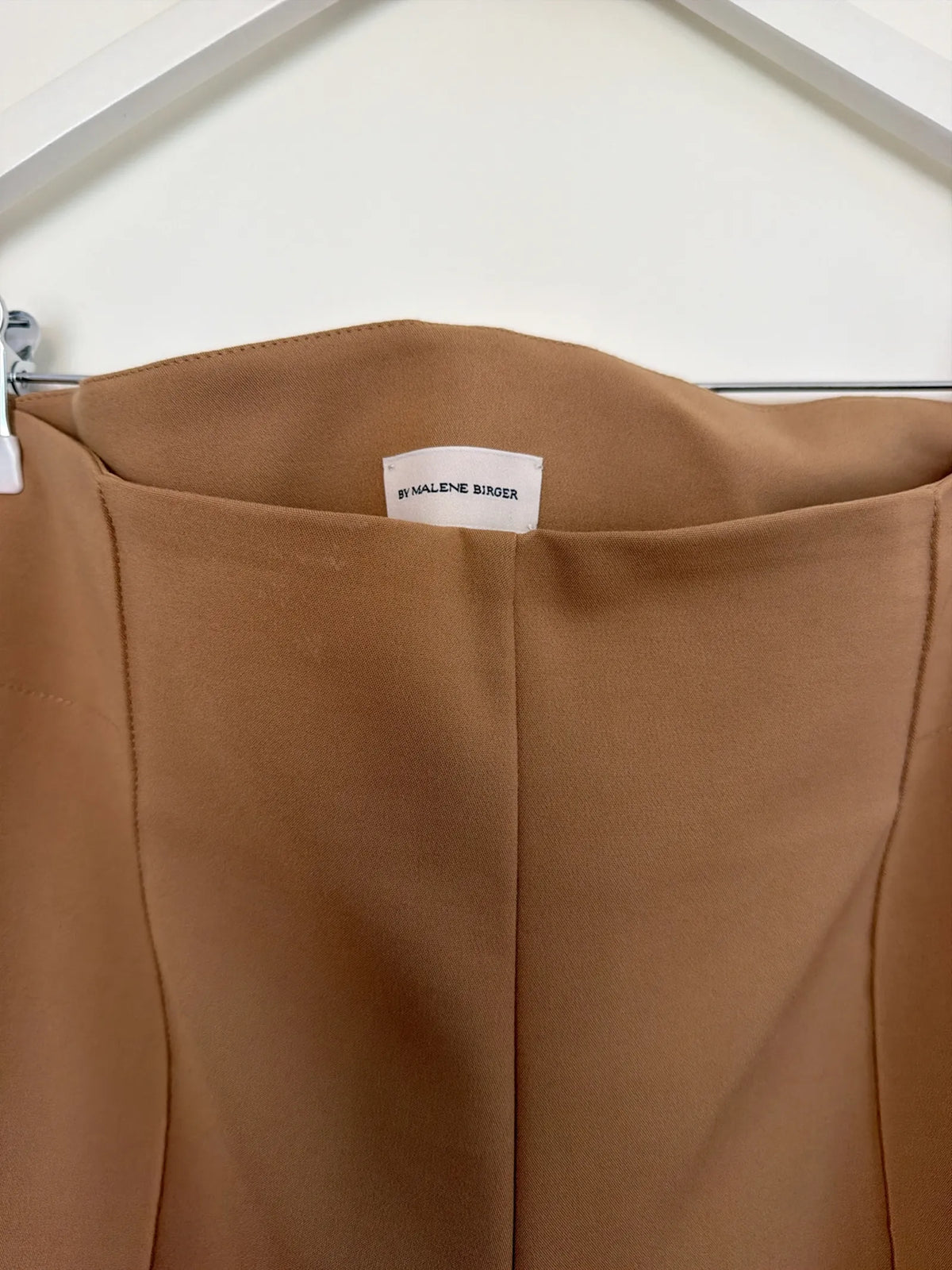 By Malene Birger Adelio-kostymbyxor
