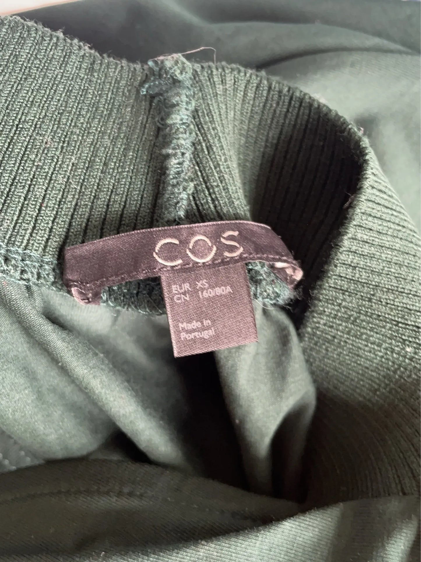 Cos-klänning