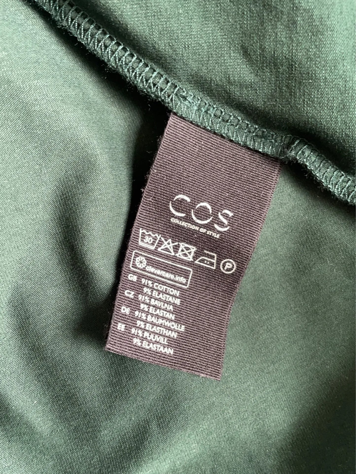 Cos-klänning