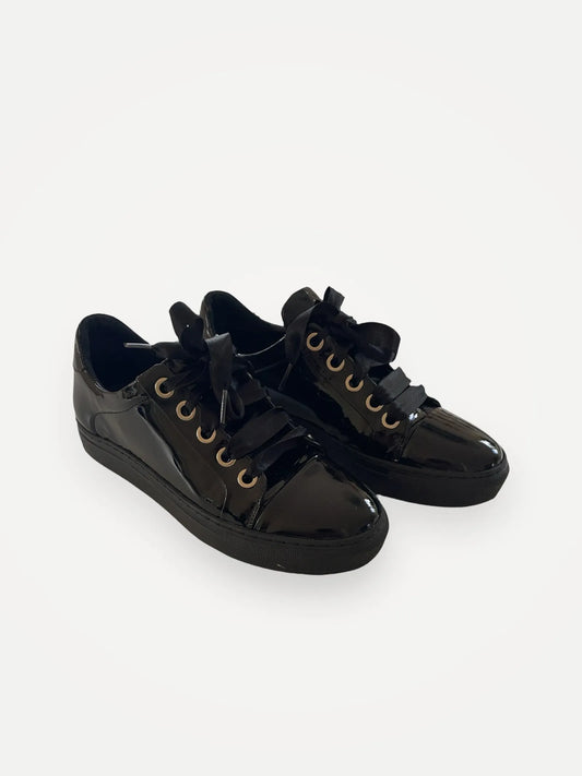 Billi Bi-sneakers NWOT