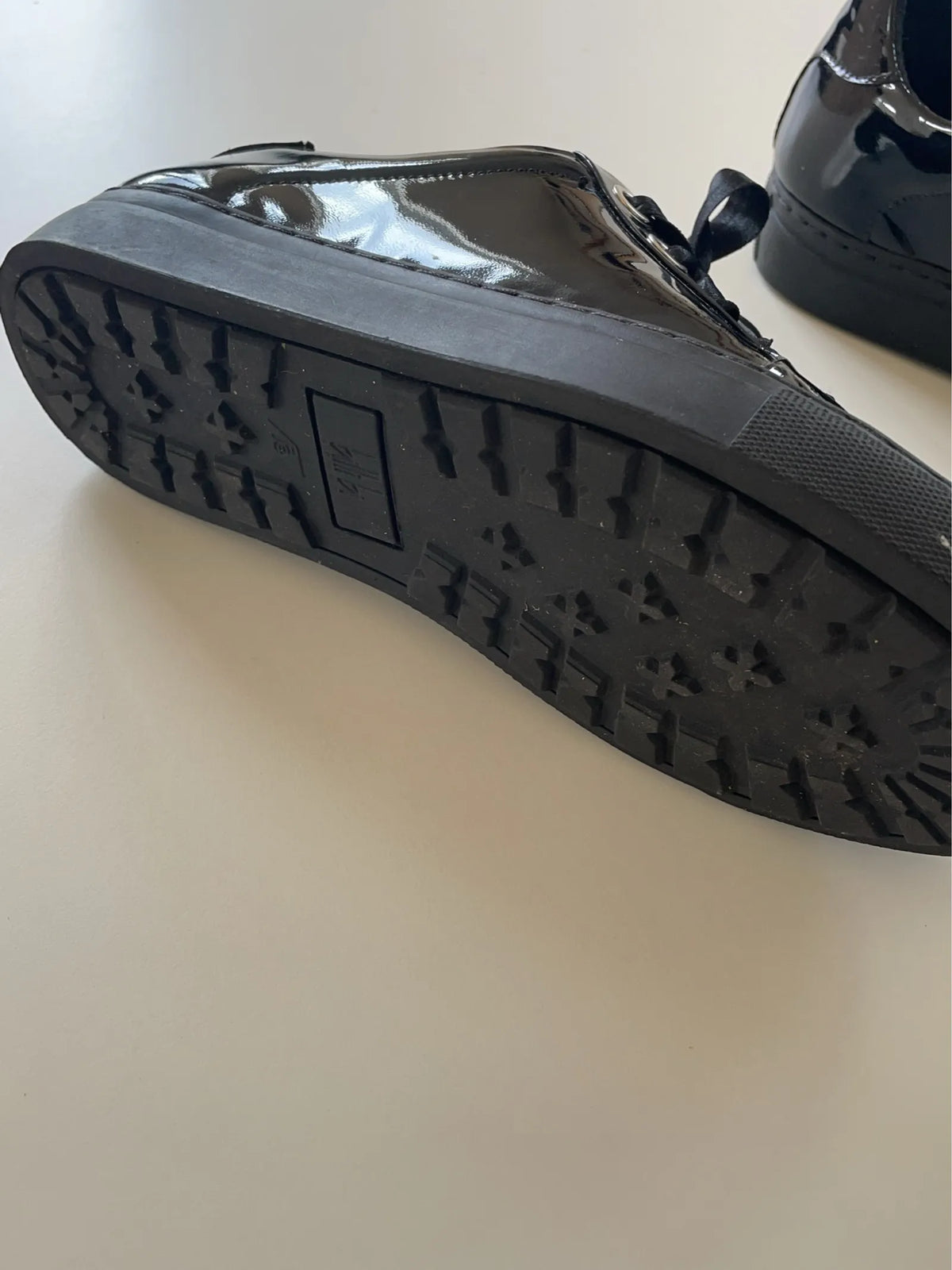 Billi Bi-sneakers NWOT