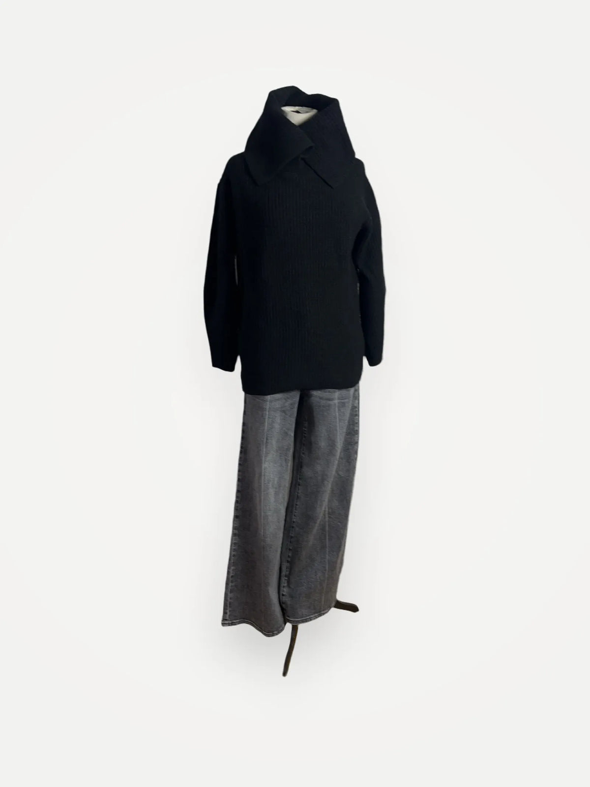 By Malene Birger Fevila Sweater