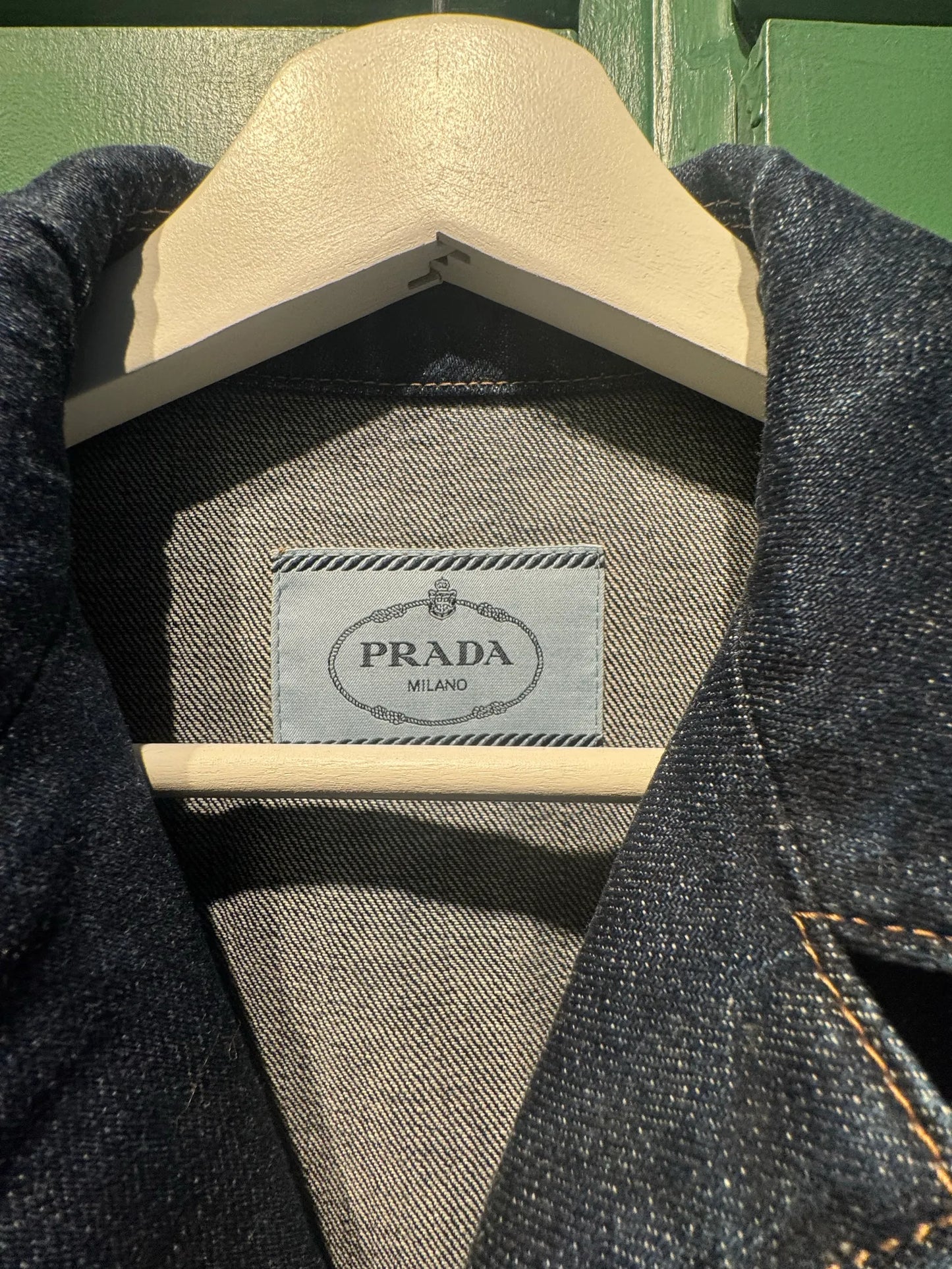 Prada-skjorta NWOT