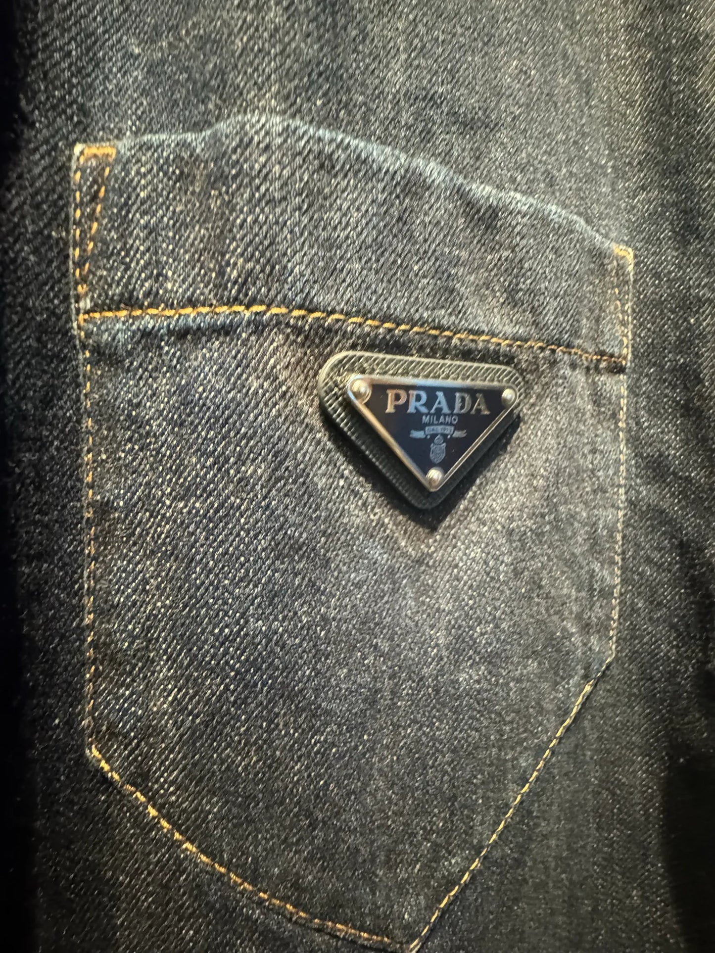 Prada-skjorta NWOT