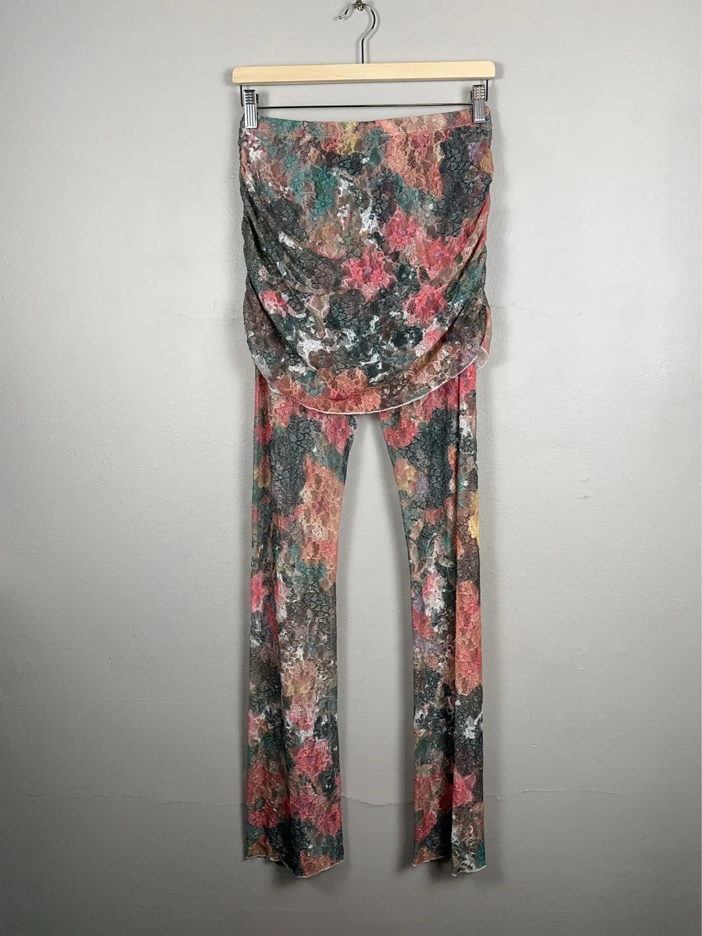 Rave Review-byxor NWT