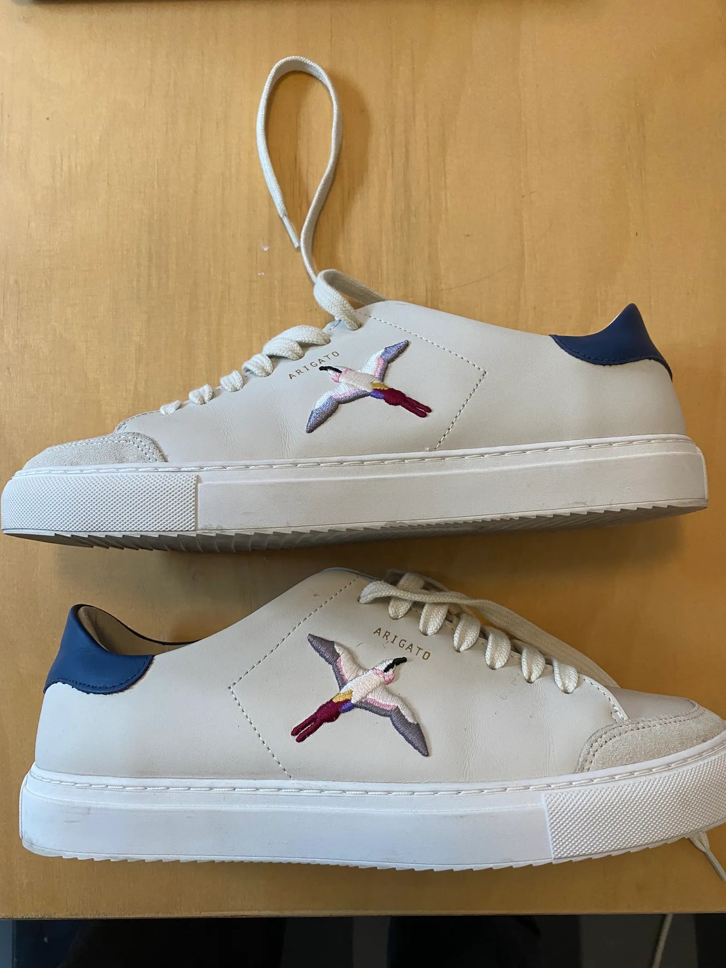 Axel Arigato-skinnsneakers