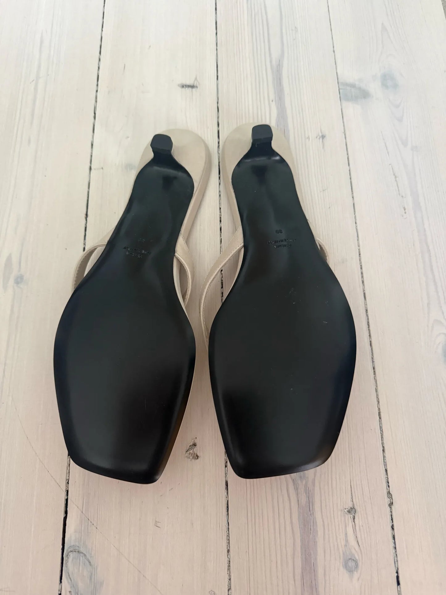 Toteme Leather Heeled Flip Flops Black Flip-flops