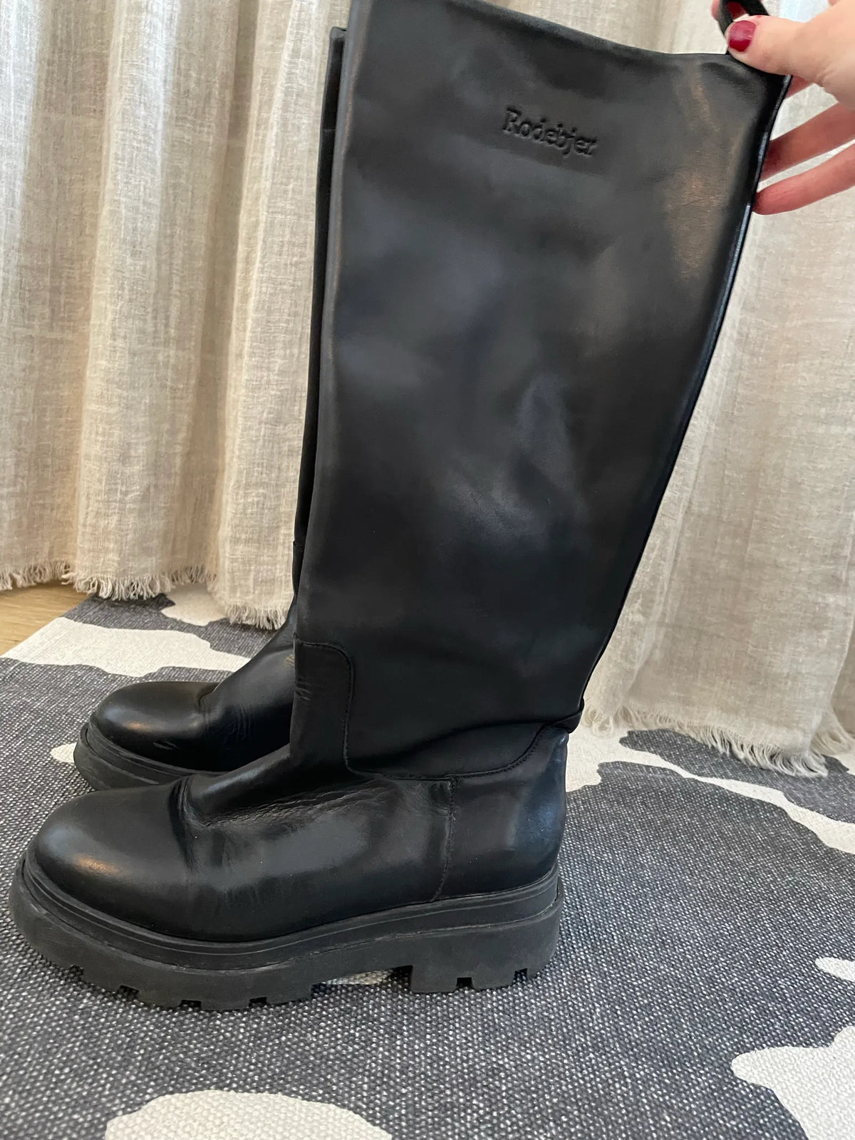 Rodebjer-skinnboots