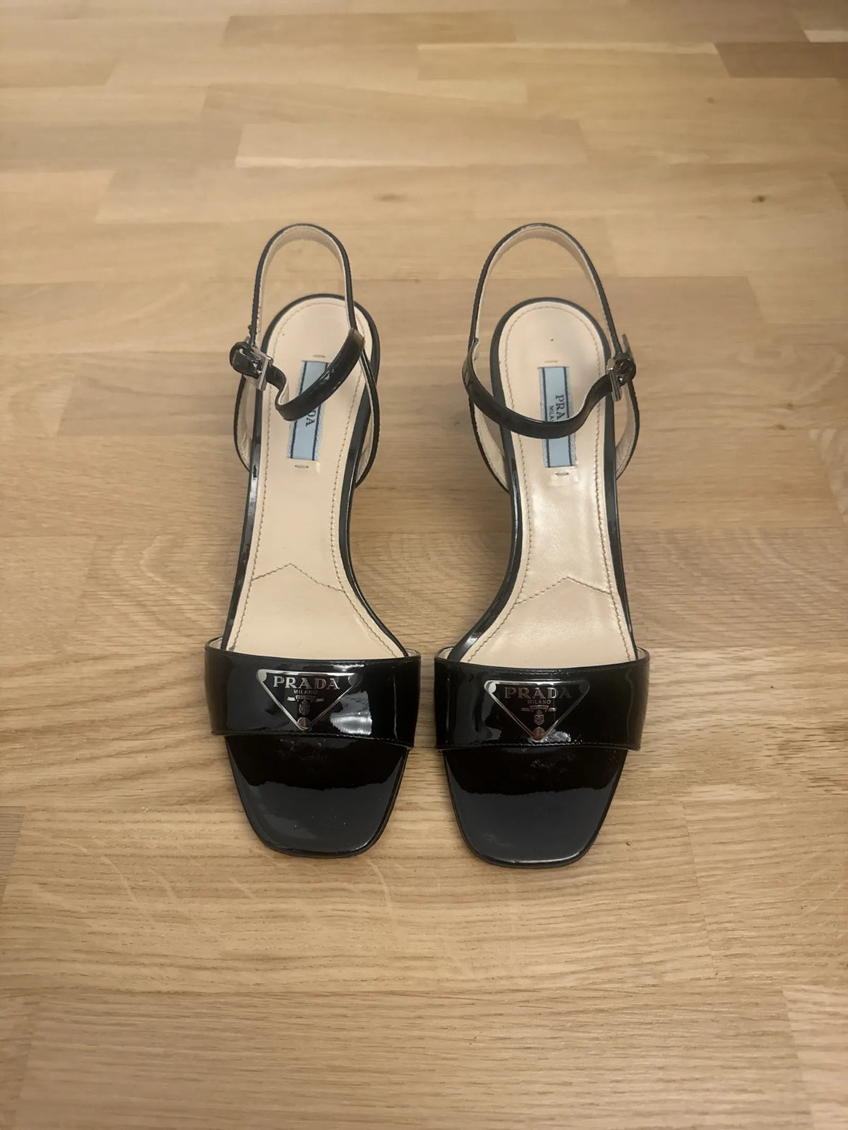 Prada Patent-klackar