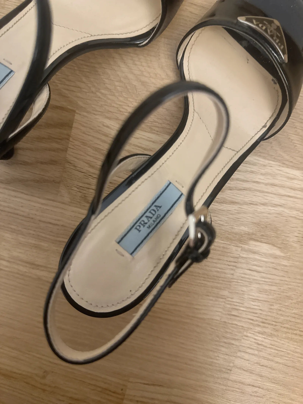Prada Patent-klackar