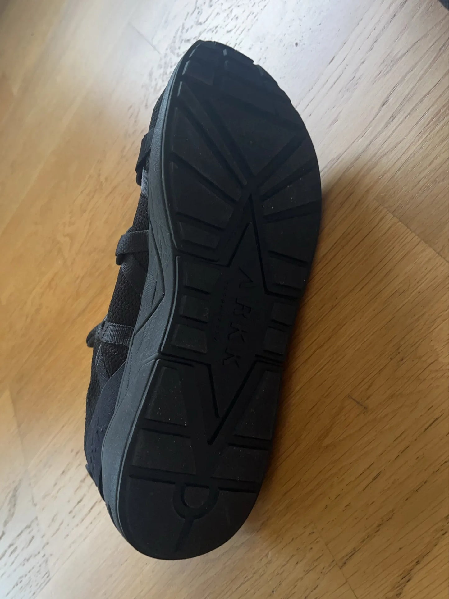 Arket-sneakers NWOT