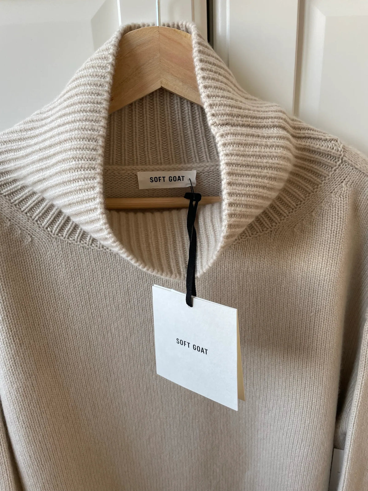 Soft Goat Boyfriend Turtleneck Chalk Turtleneck