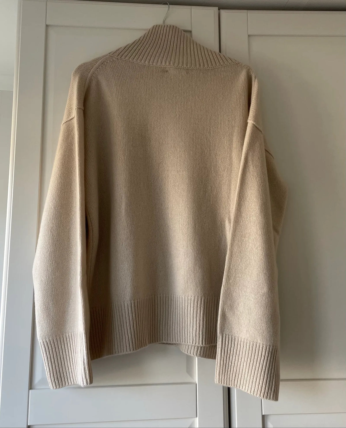 Soft Goat Boyfriend Turtleneck Chalk Turtleneck