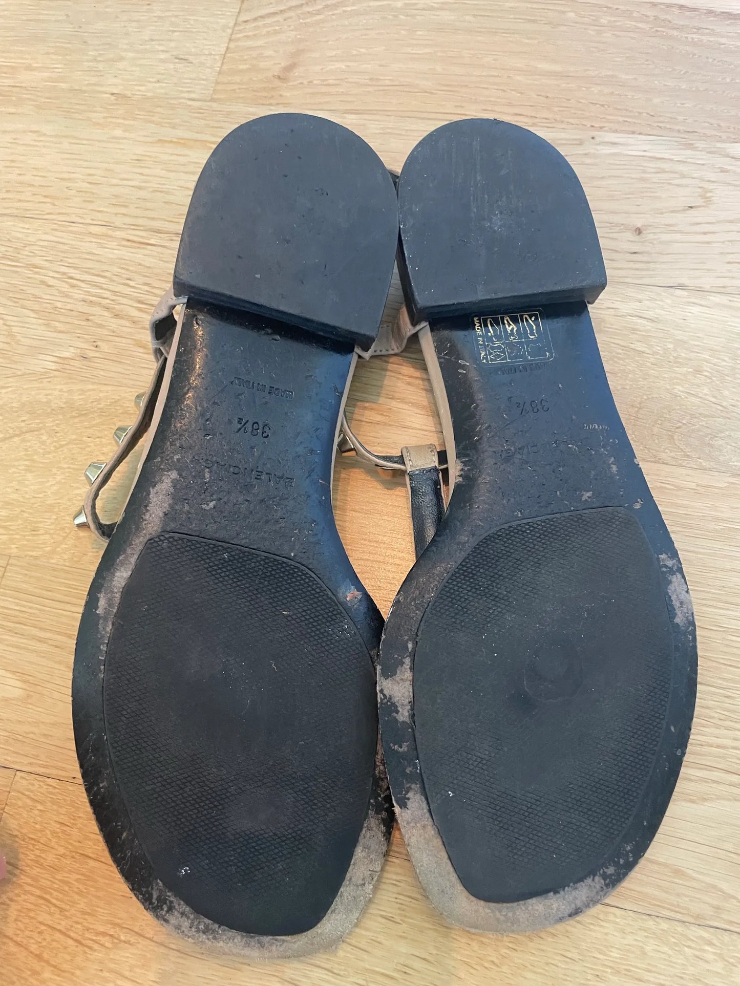 Balenciaga-skinnsandaler