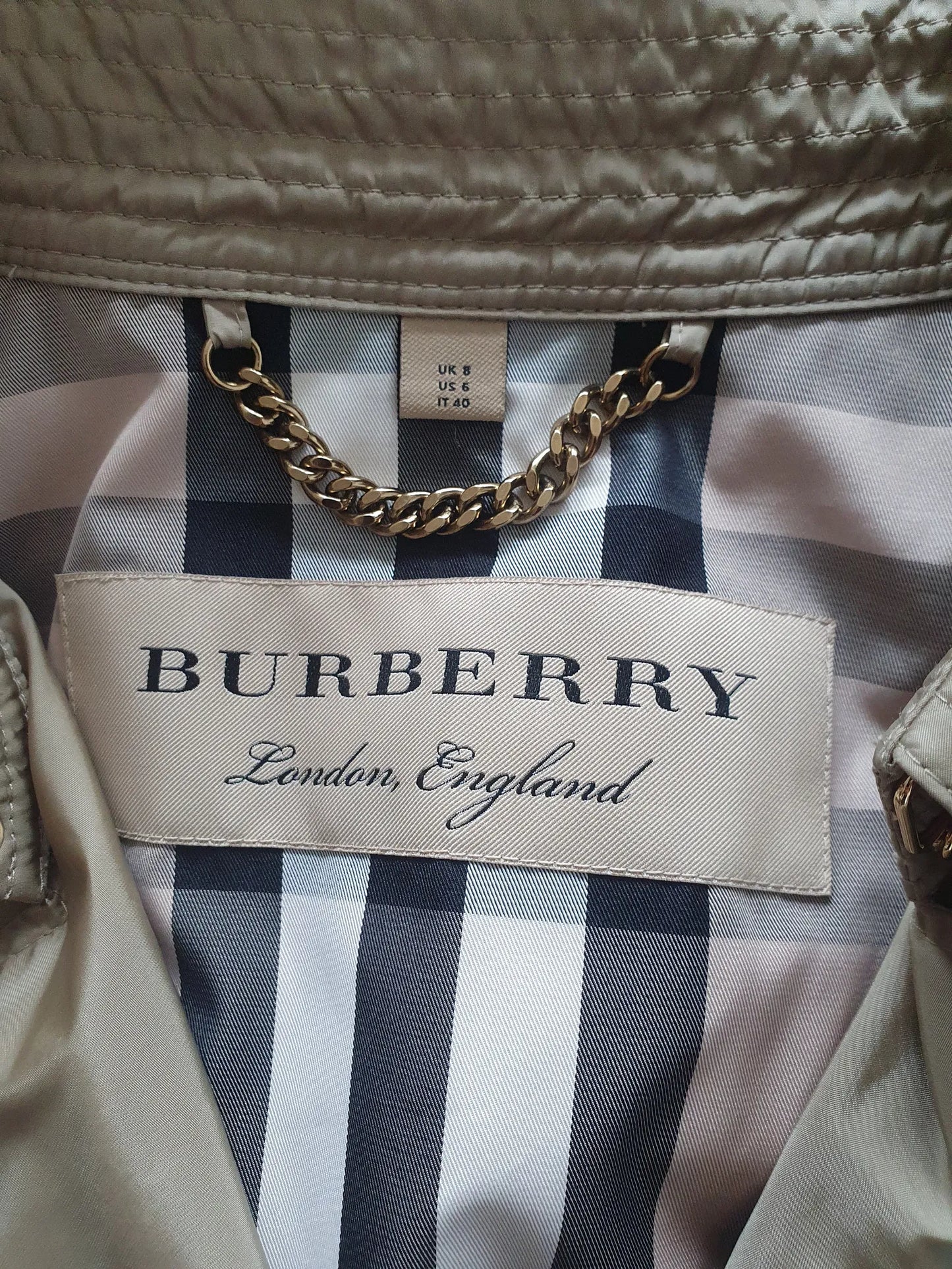 Burberry-trenchcoat NWOT