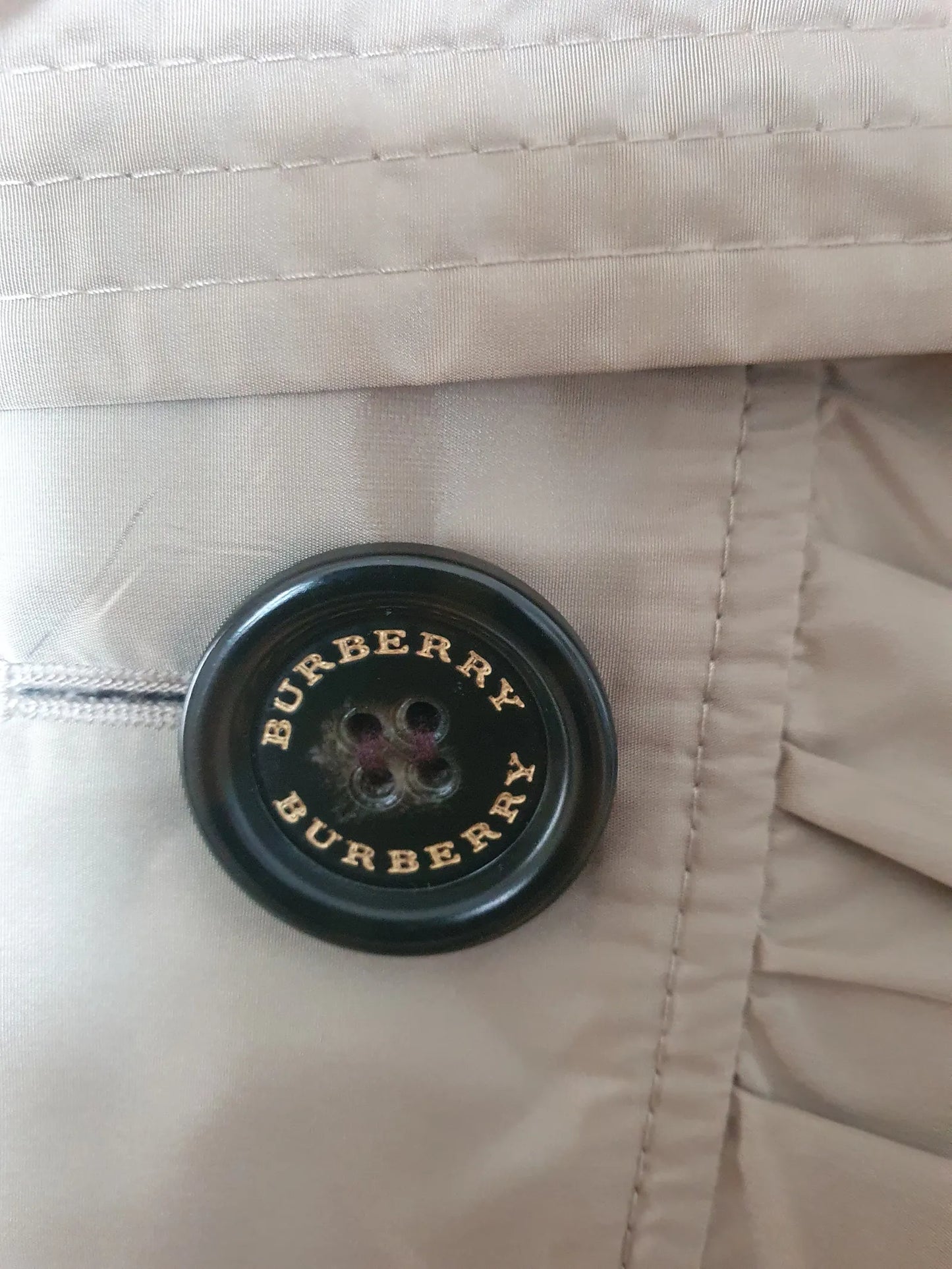 Burberry-trenchcoat NWOT