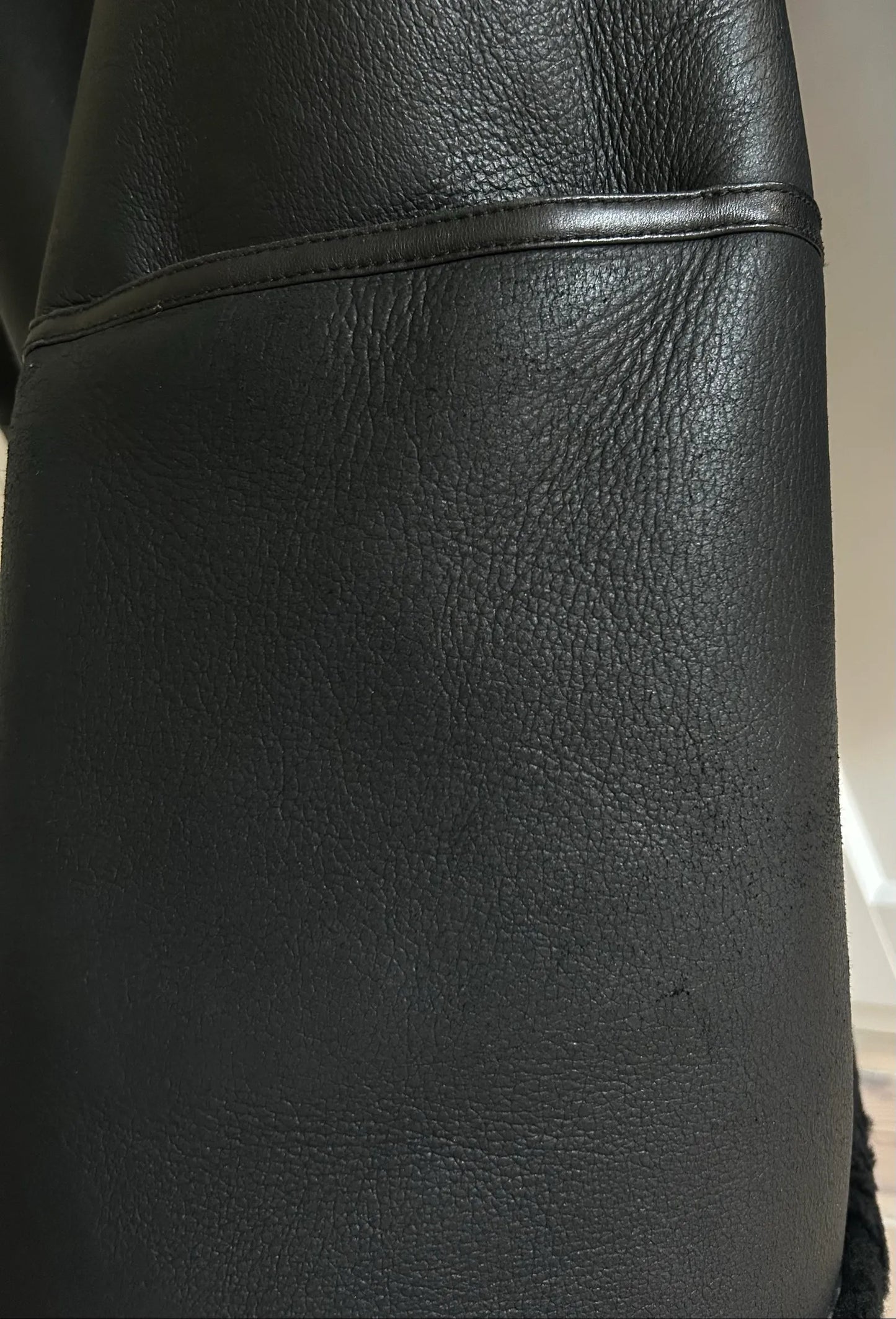 Toteme Signature Shearling-skinnjacka