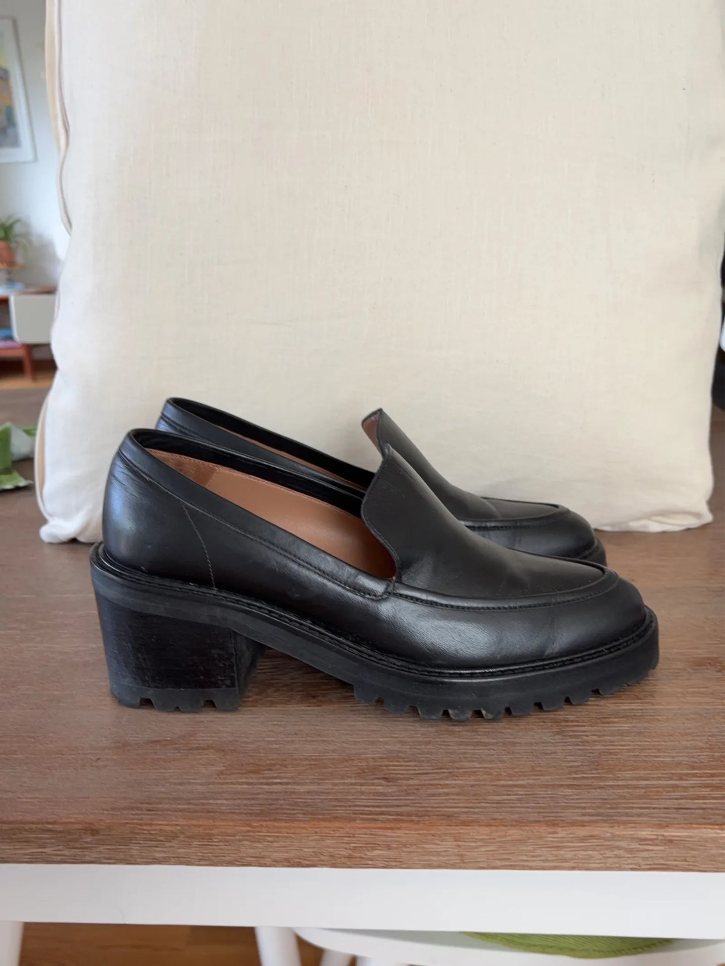 Flattered Saga Leather Black-skinnklackar