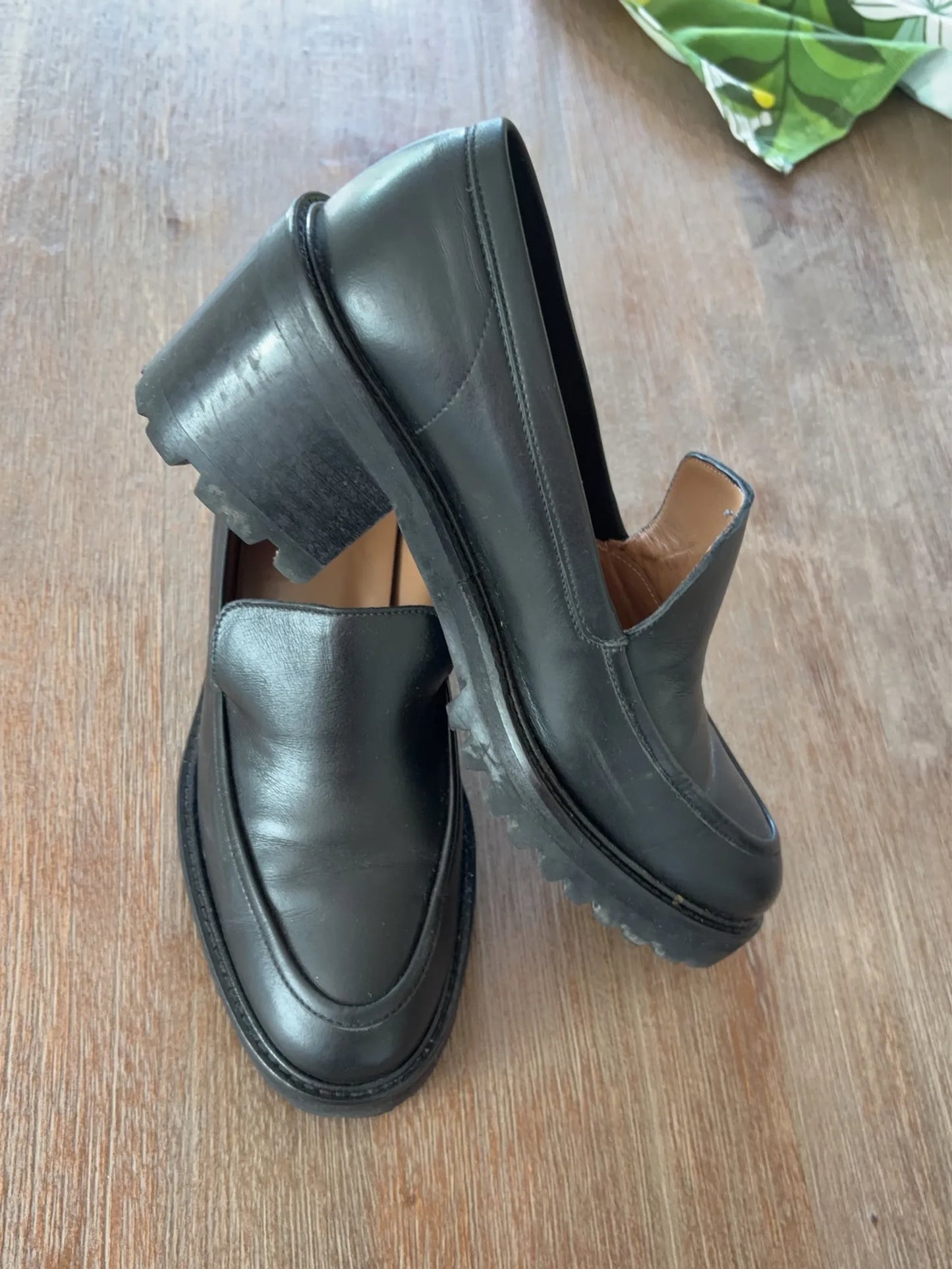 Flattered Saga Leather Black-skinnklackar