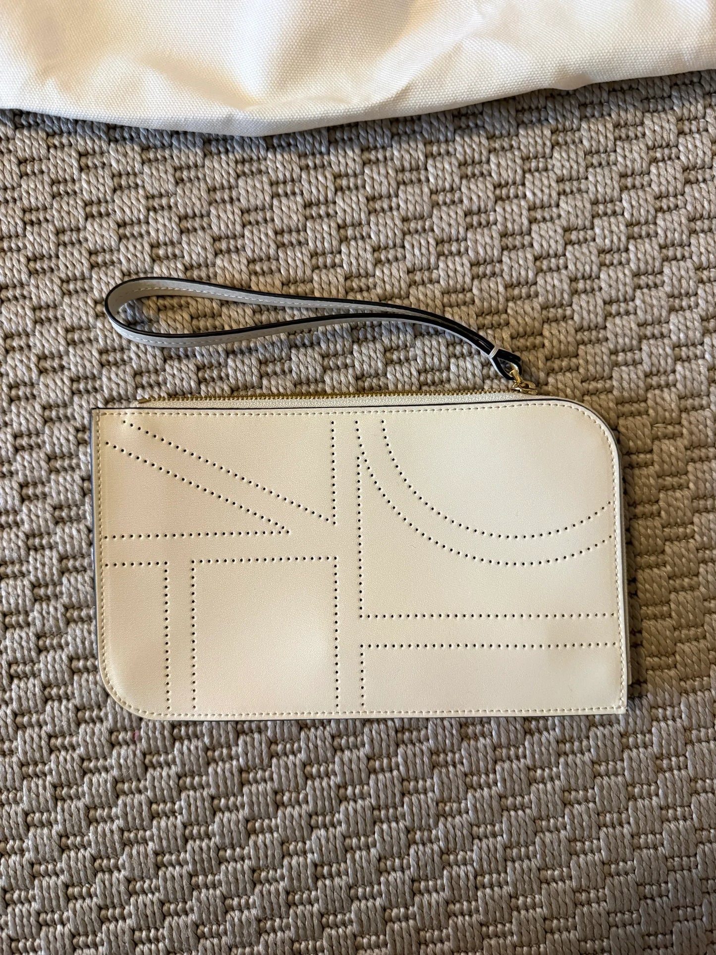 Toteme Monogram Leather Wristlet Pouch-skinnkuvertväska NWOT