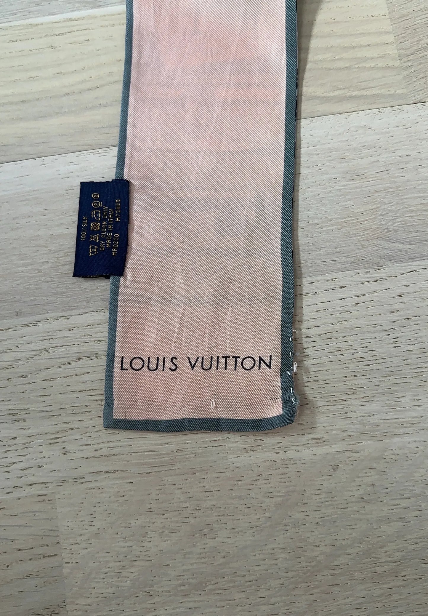 Louis Vuitton-sidensjal