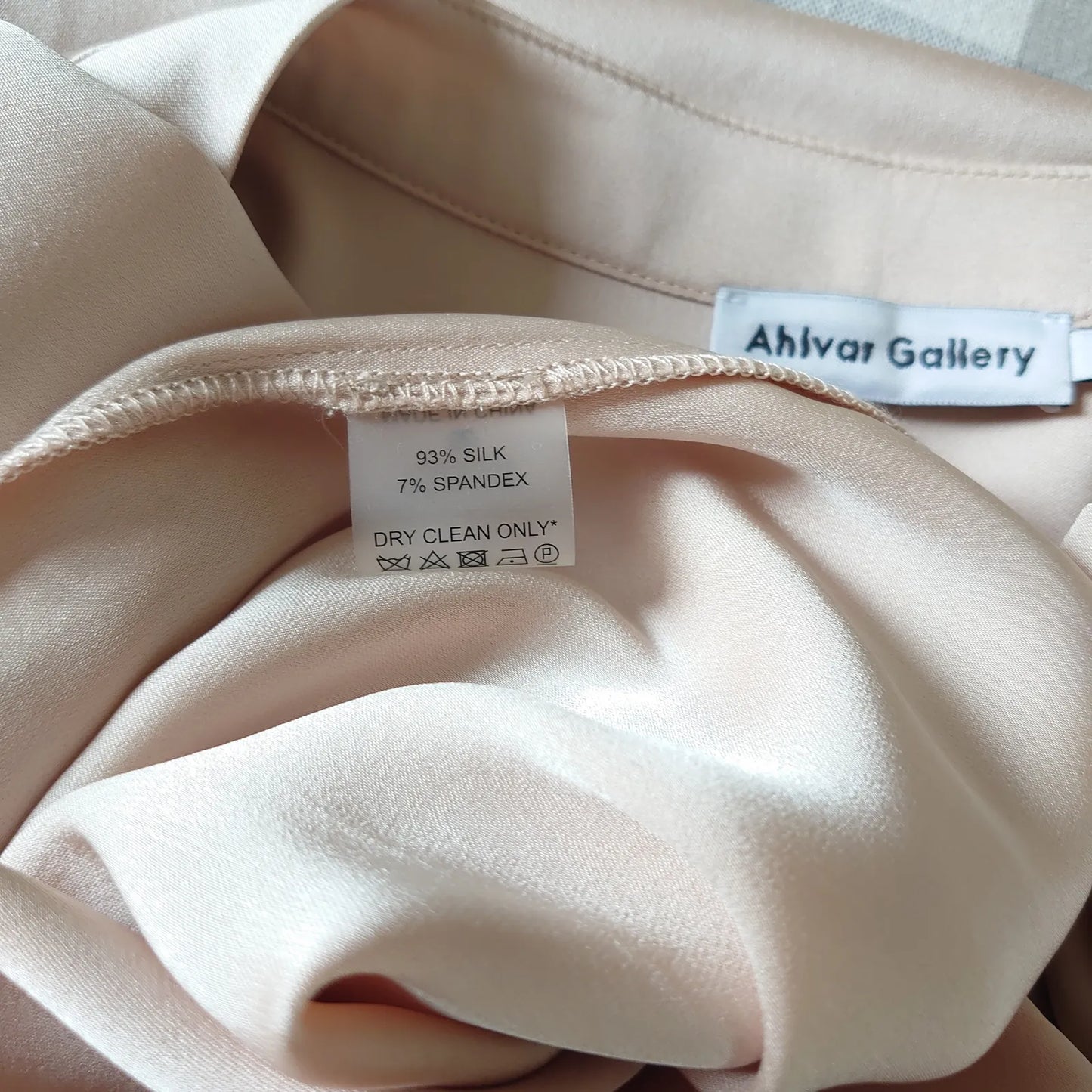 Ahlvar Gallery-sidenkappa