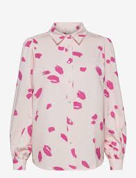 By Malina Shirt