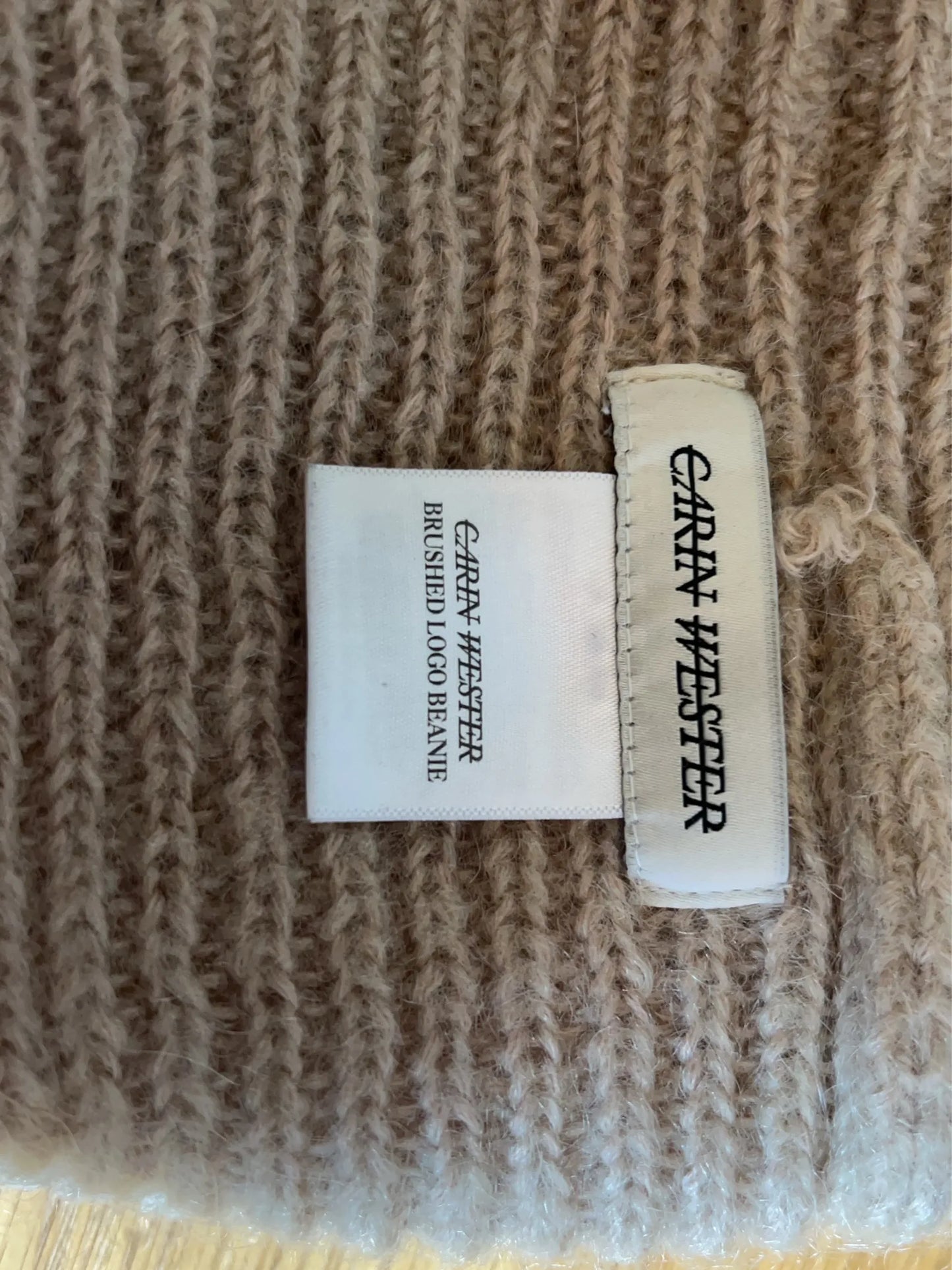 Carin Wester Brushed Logo Beanie-mössa